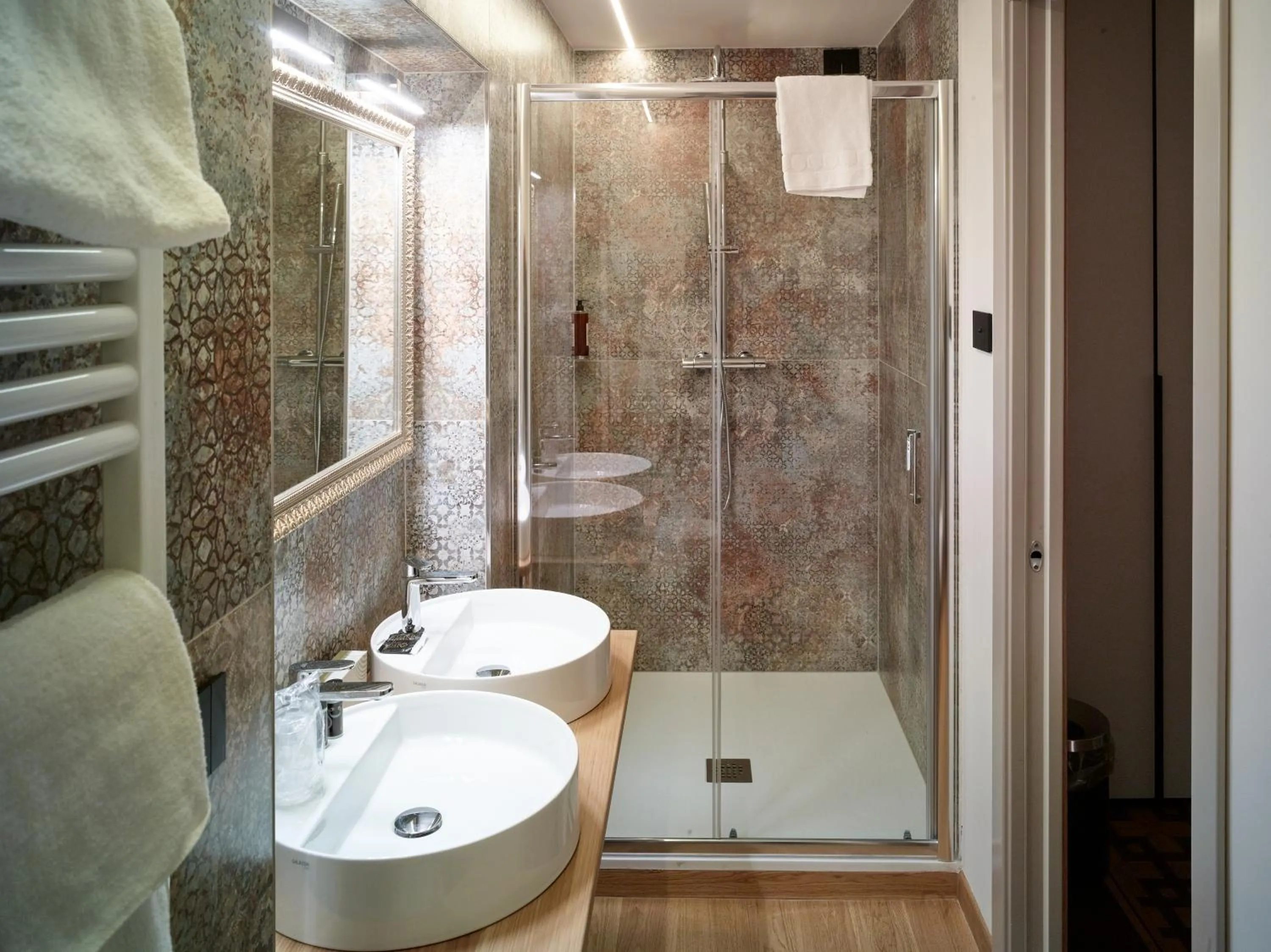 Shower in Ca' dei Proverbi Suites - WENICE Deep Culture