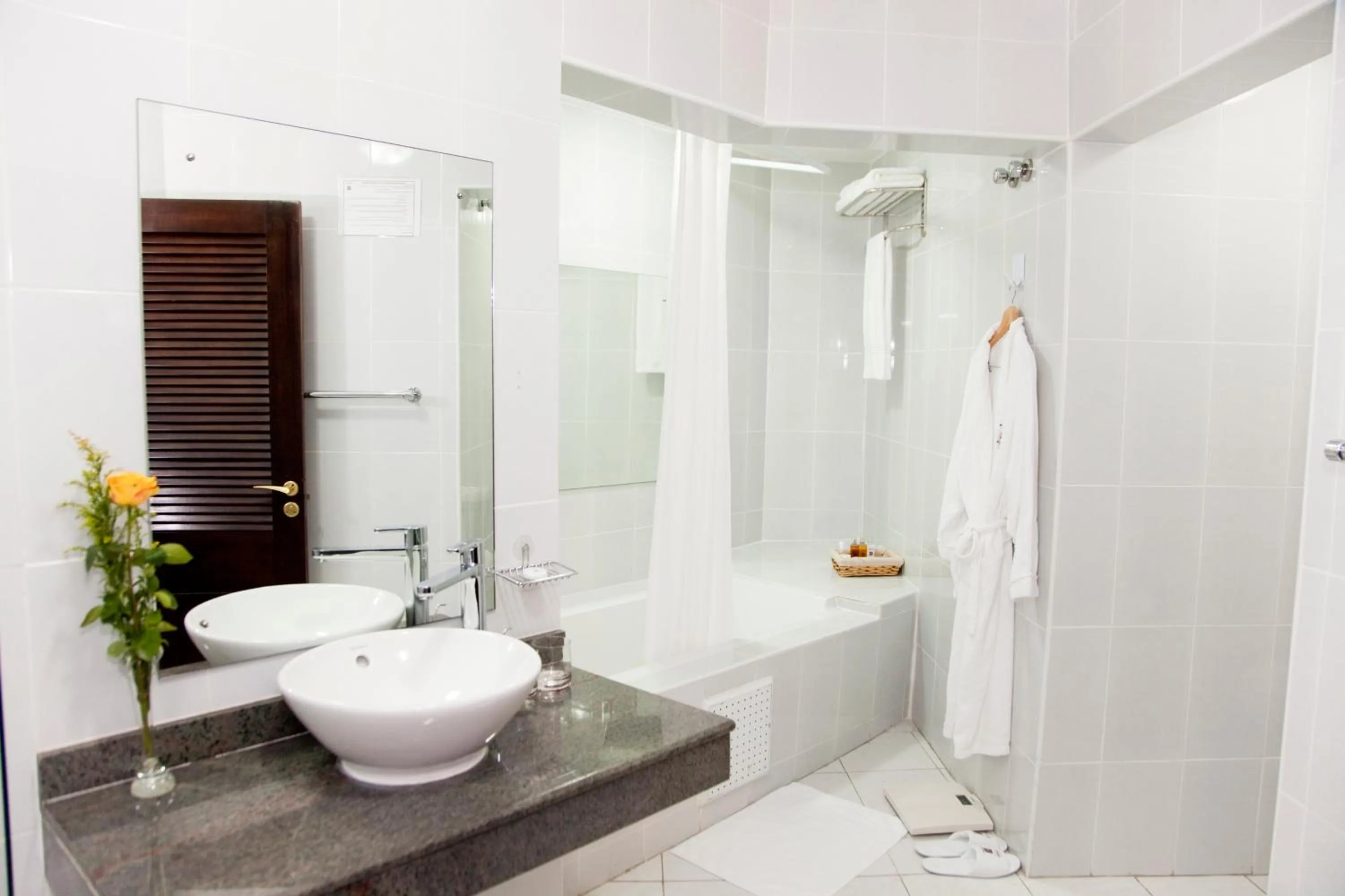 Shower in The African Regent Hotel