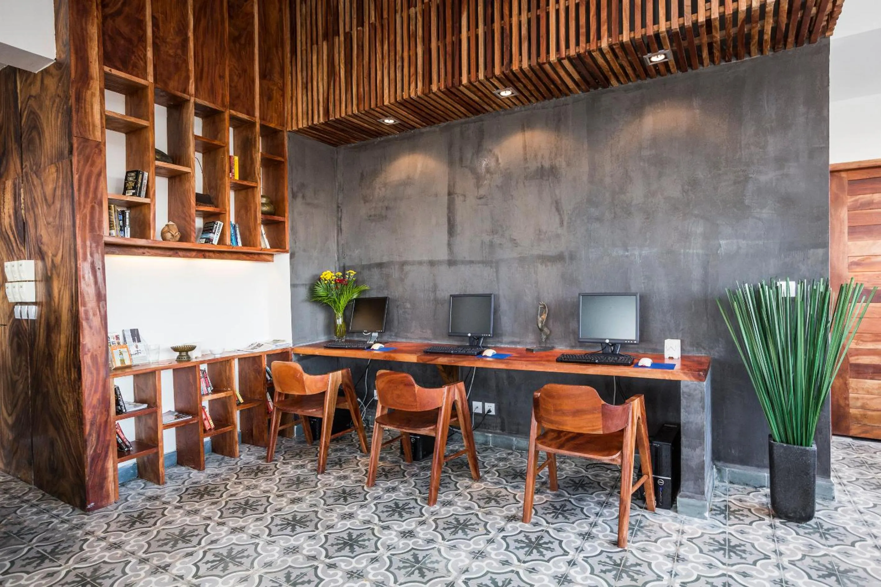 Restaurant/places to eat in PATIO Hotel & Urban Resort