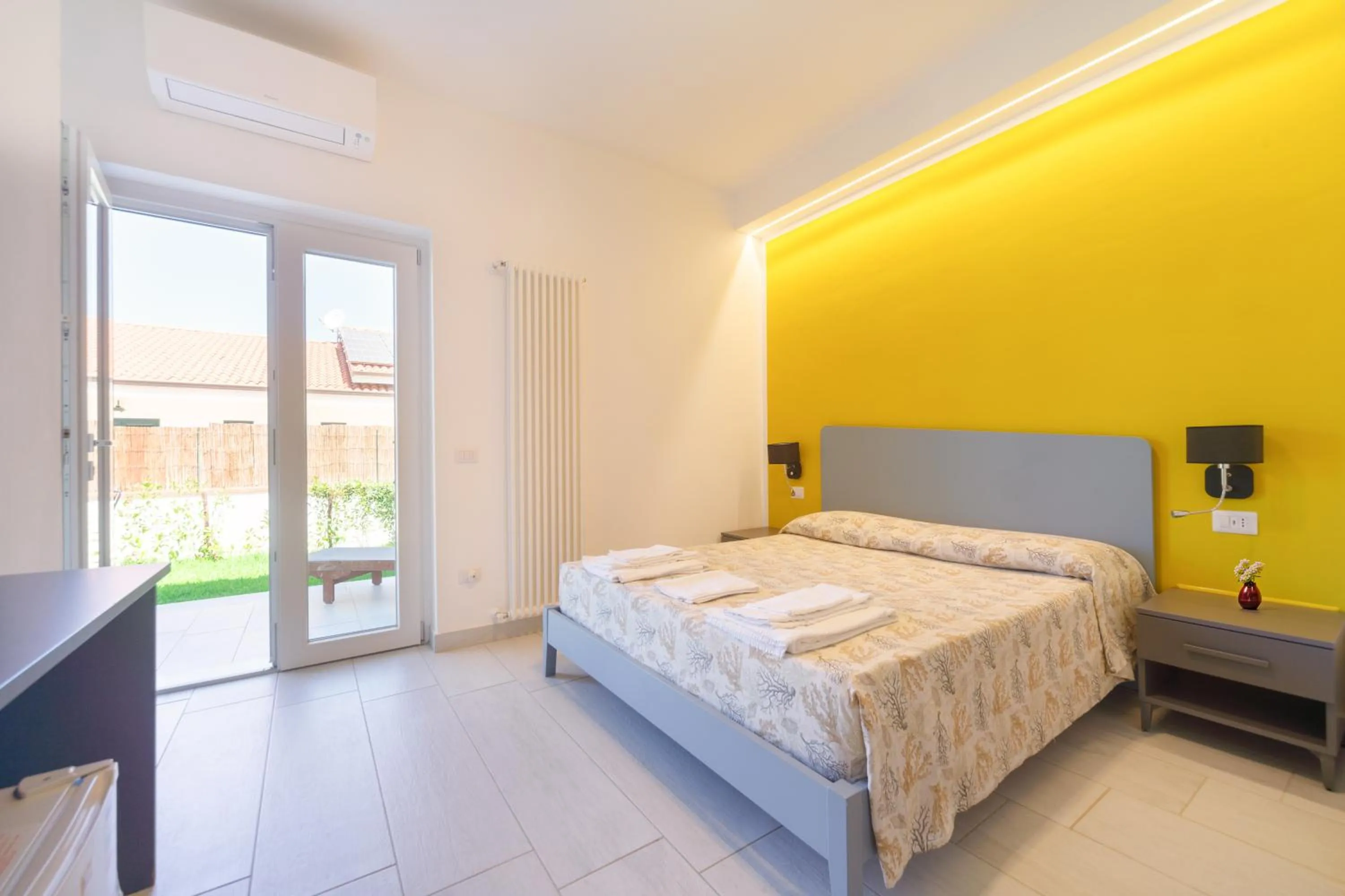 Patio, Bed in Villa Maredona