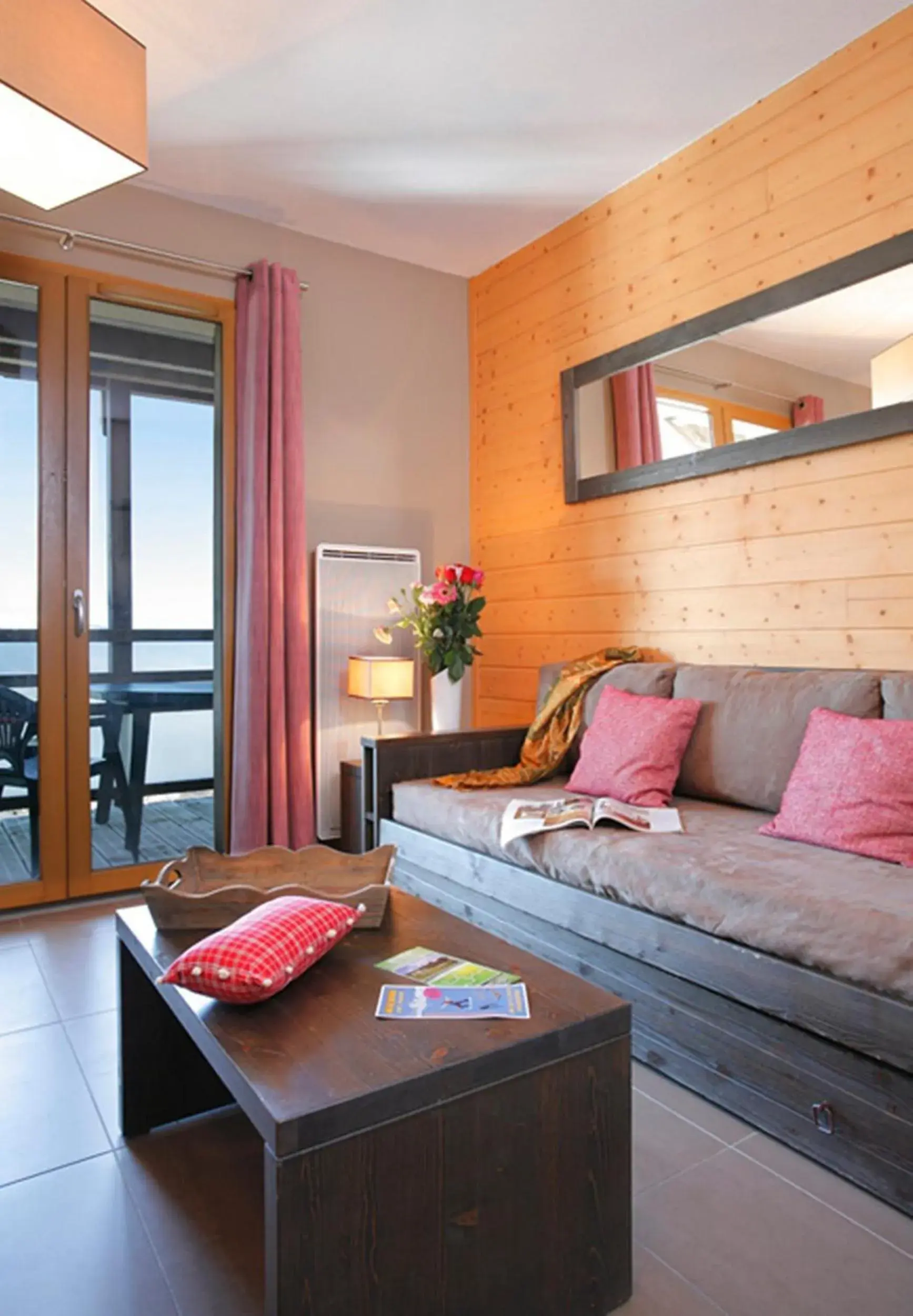 Studio with Truckle Bed in Résidence Le Pic de l'Ours Studio with Truckle Bed in Résidence Le Pic de l'Ours