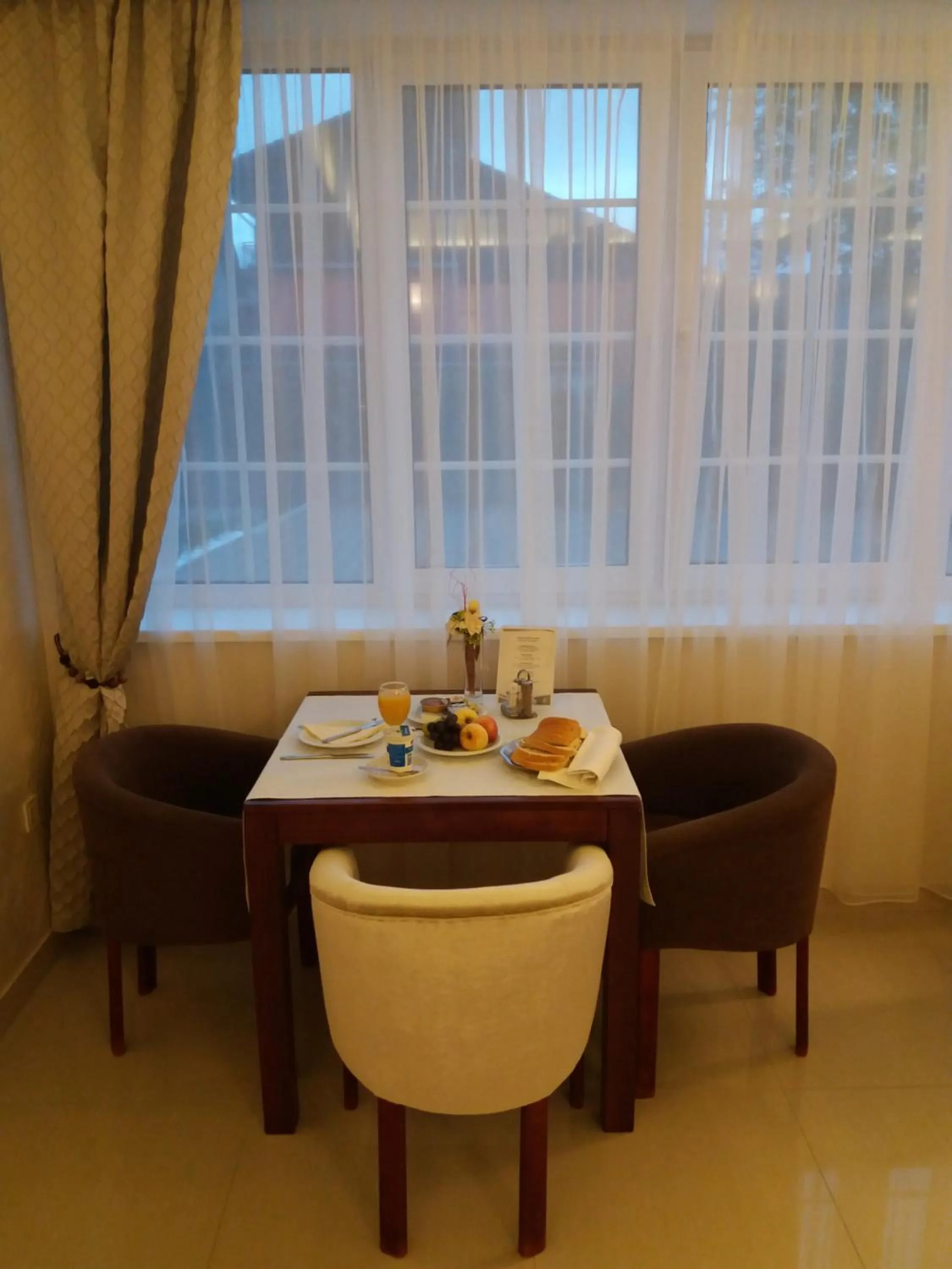 Breakfast in Hotel Orion