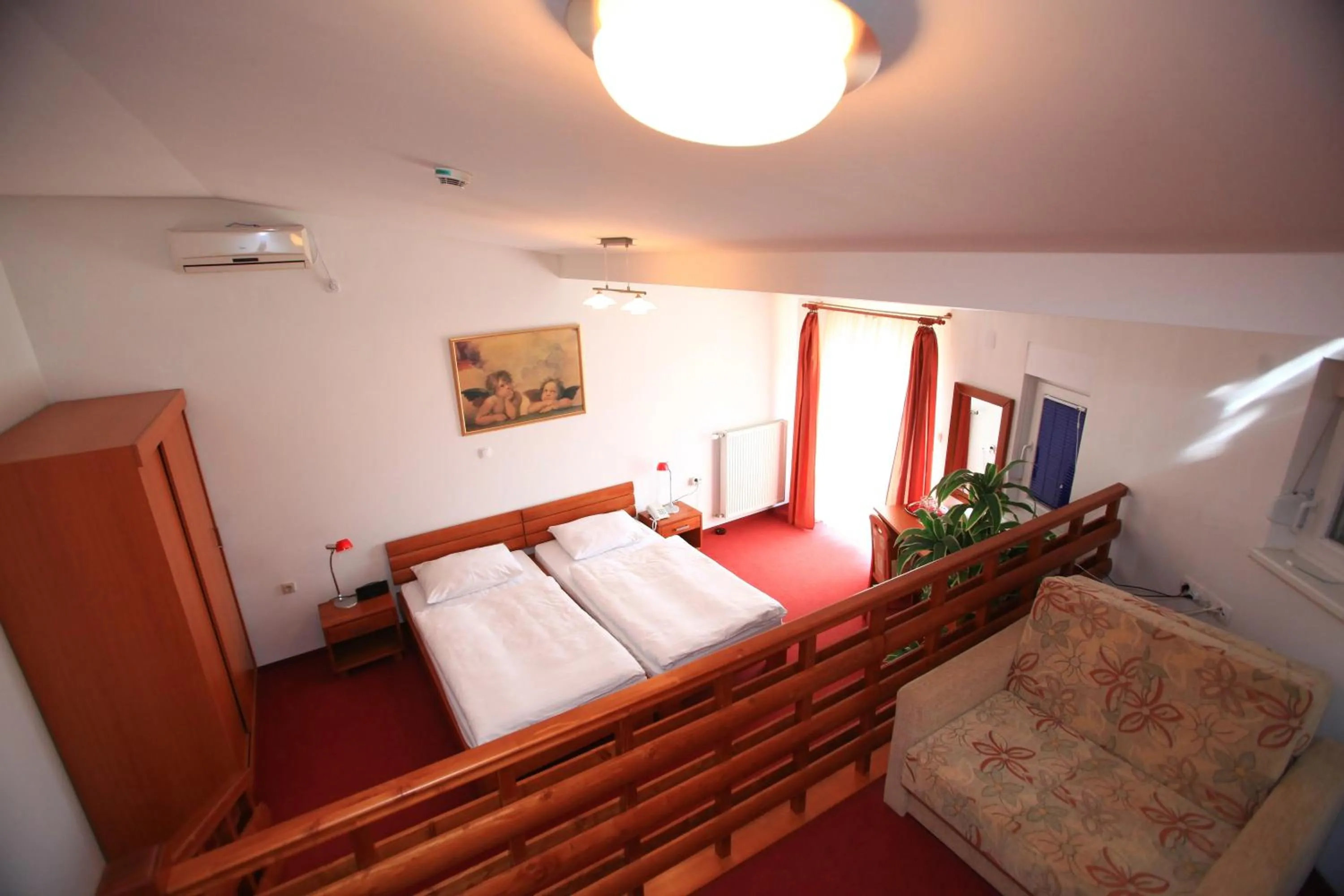 Shower, Bed in Hotel Orion