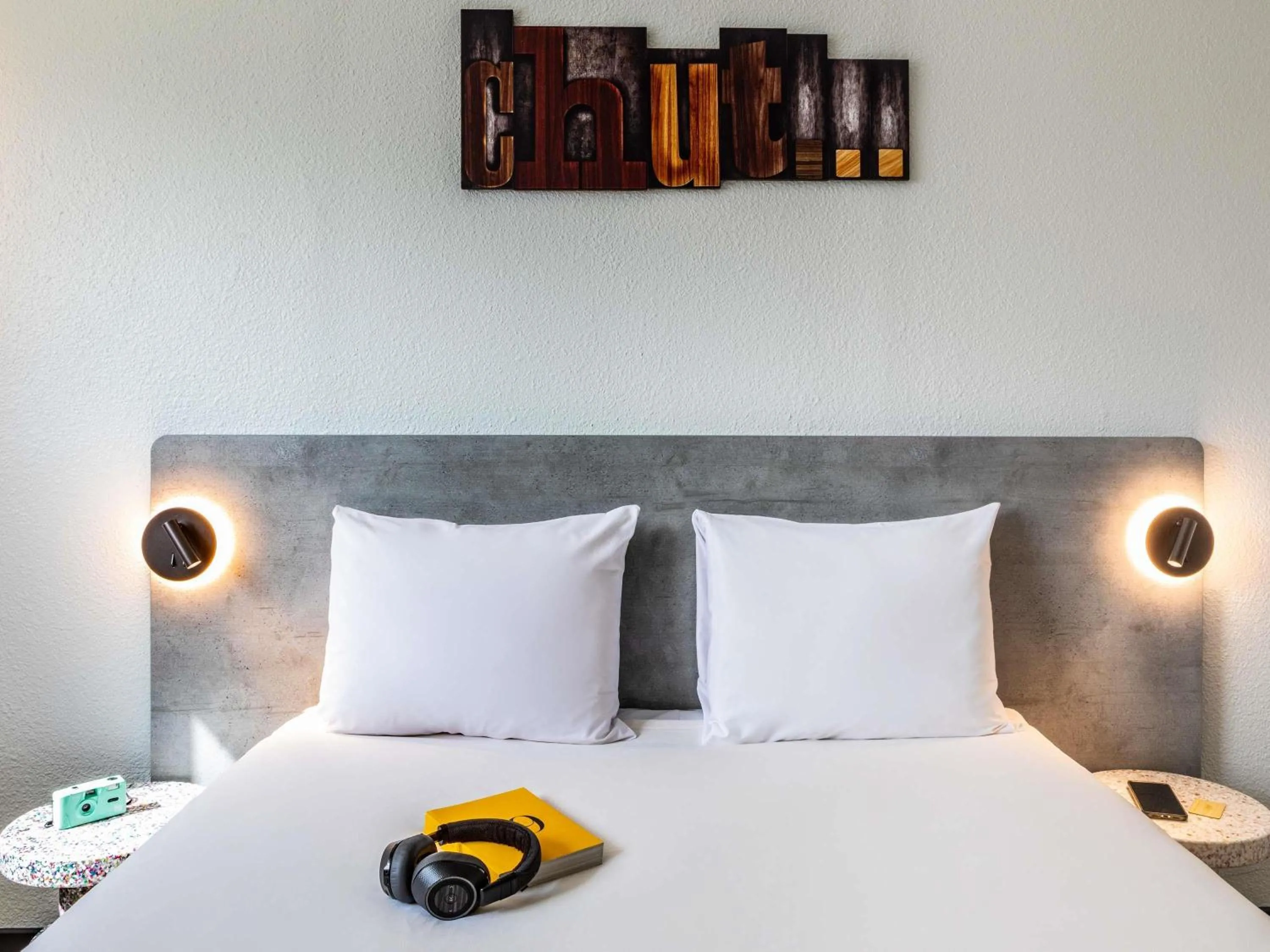 Bedroom, Bed in ibis budget Paris Porte de Montreuil