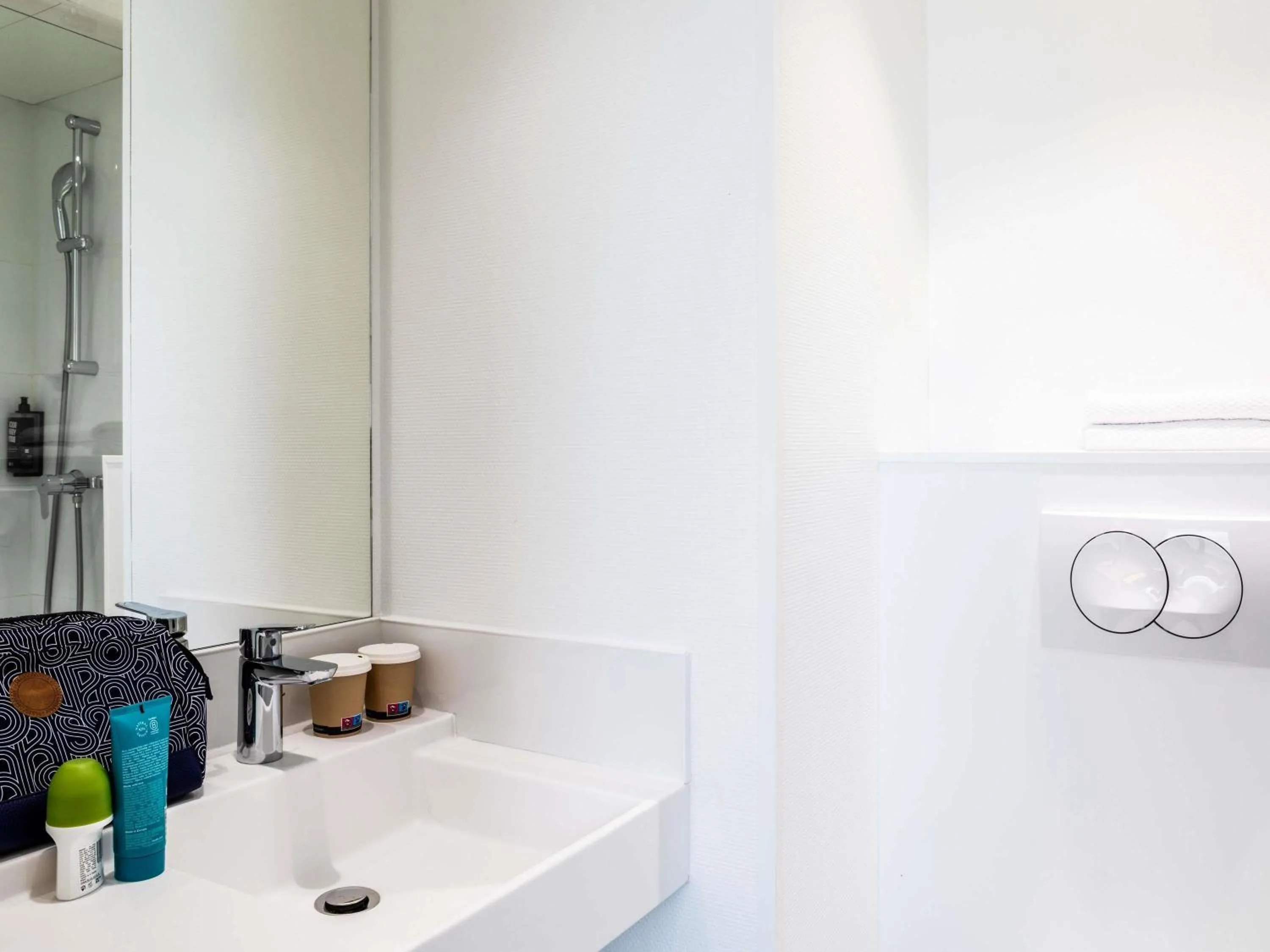 Bedroom in ibis budget Paris Porte de Montreuil