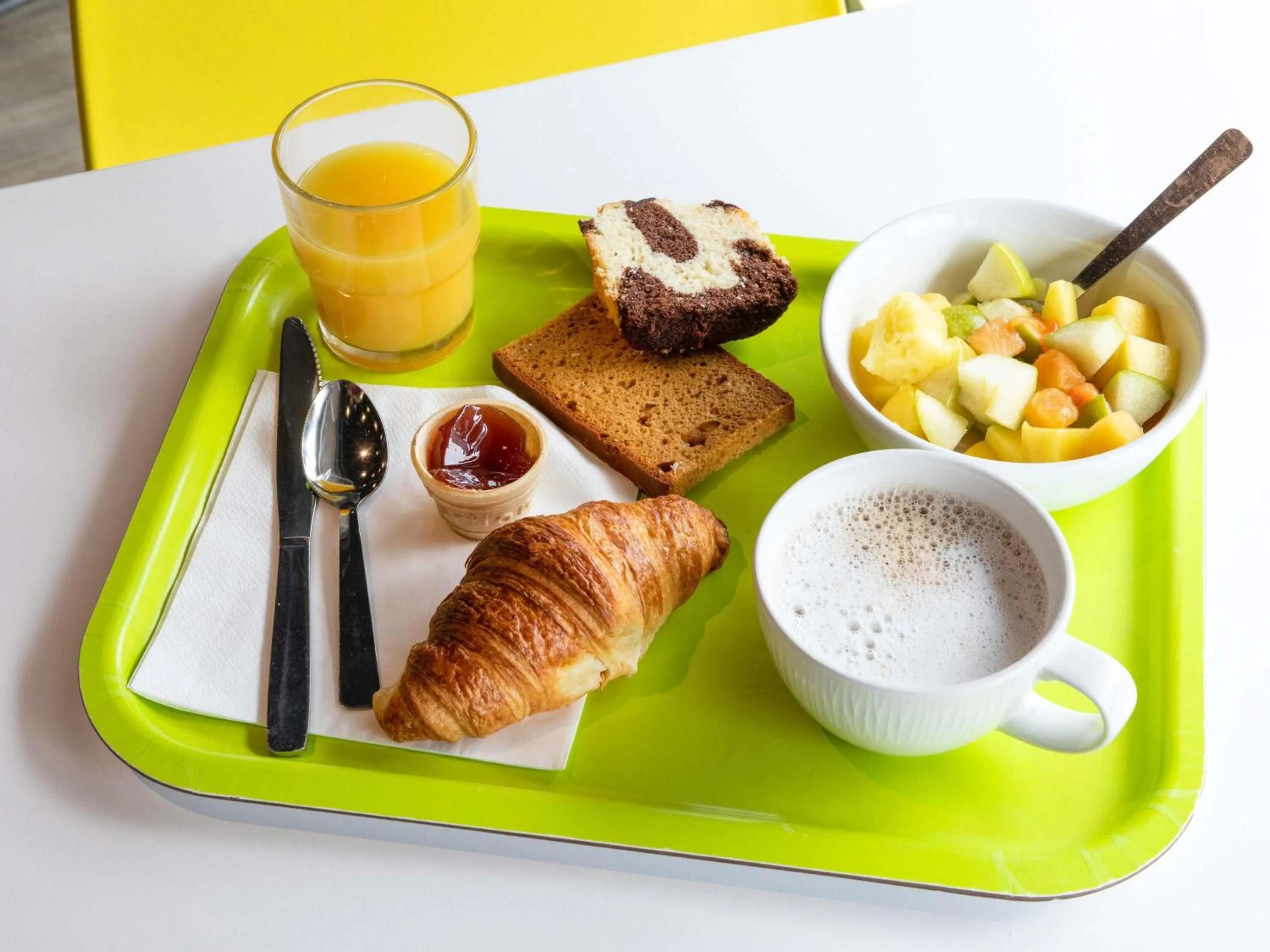 Breakfast in ibis budget Paris Porte de Montreuil