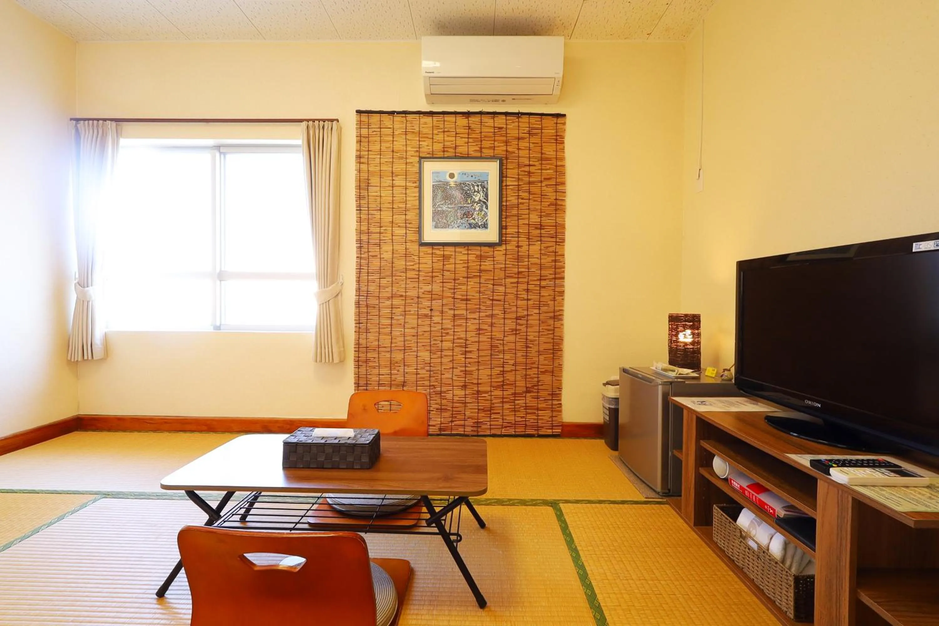 Photo of the whole room in 民宿さざんか