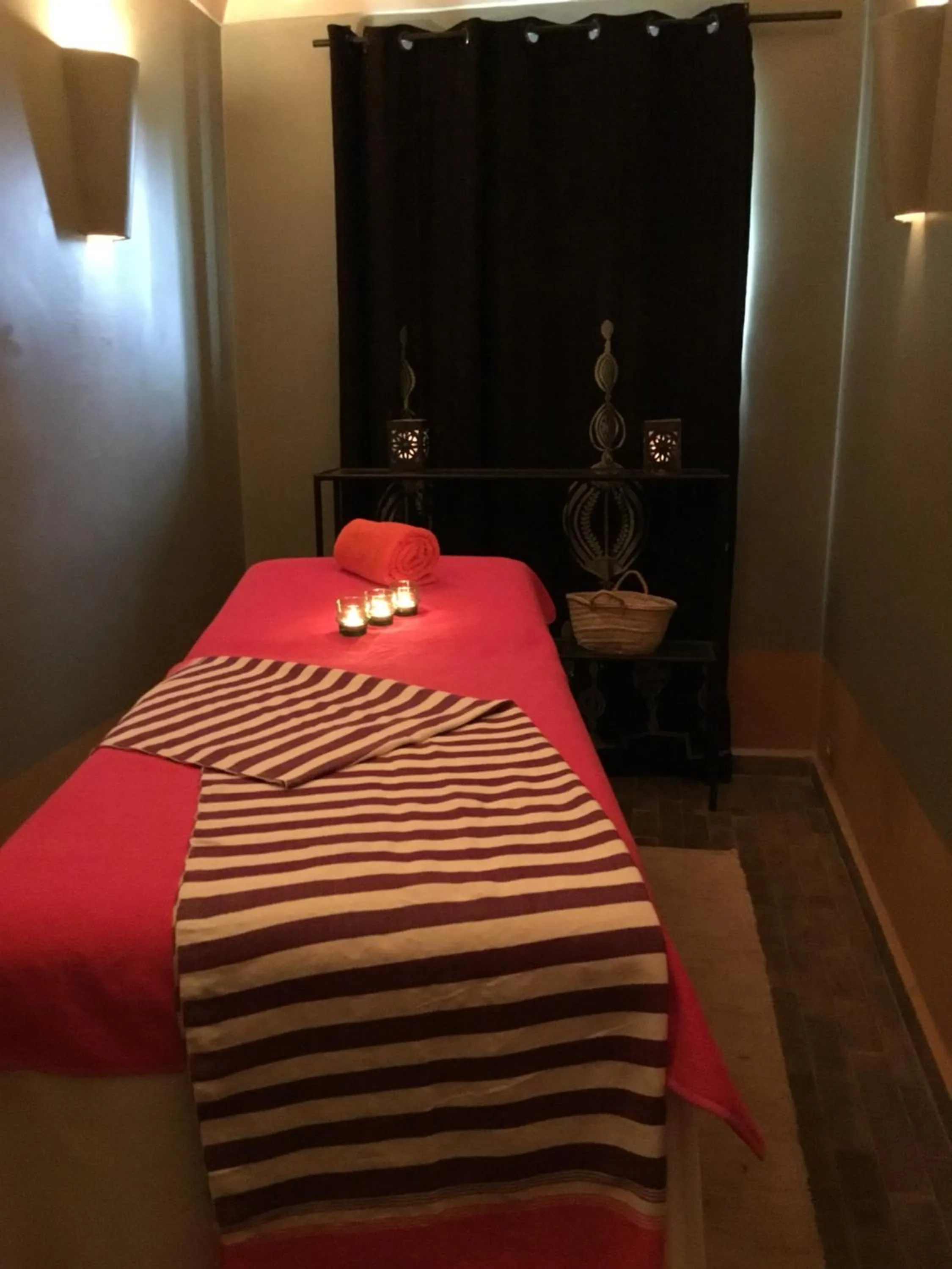 Massage in Le Palais Paysan