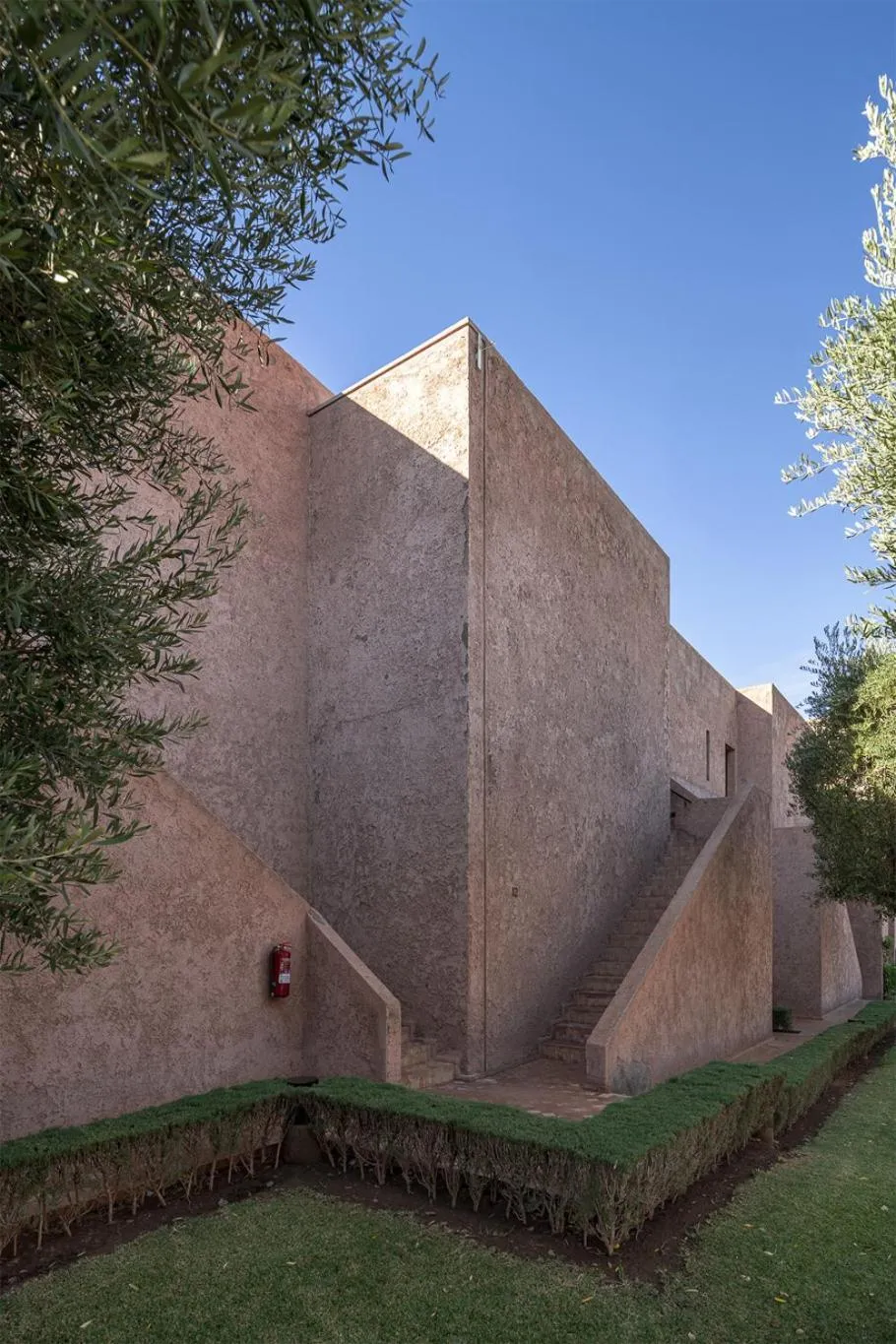 Property building in Le Palais Paysan