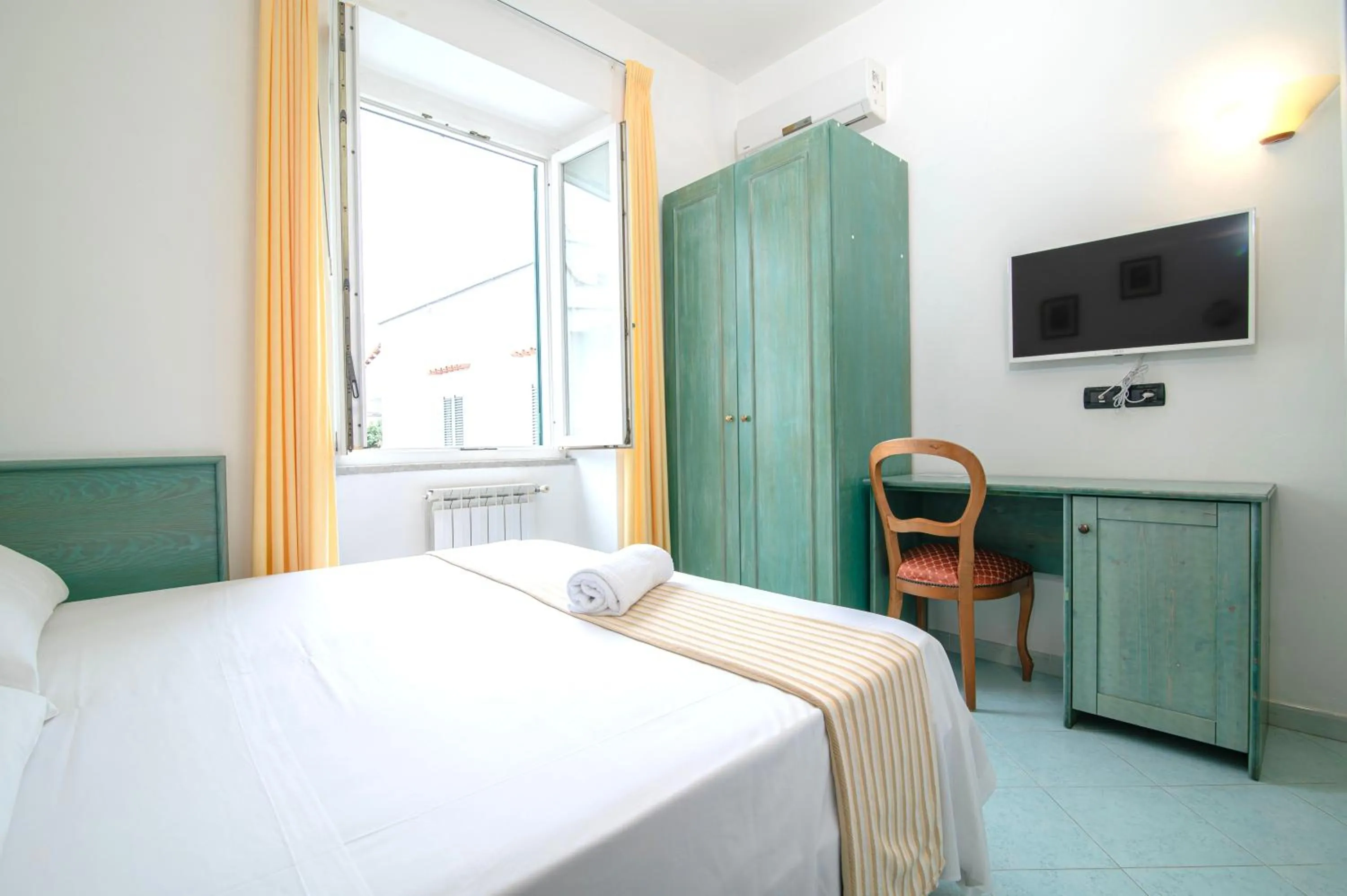 Bedroom, Bed in Hotel Pineta