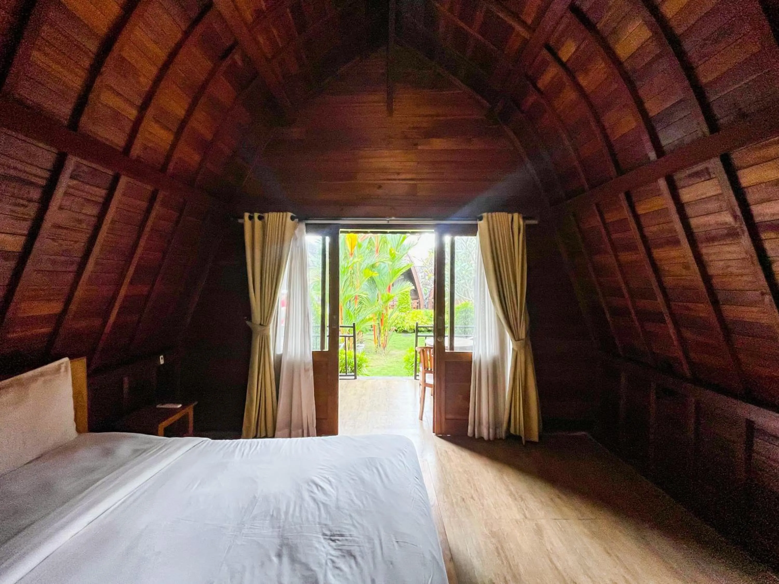 Bedroom in Lilis Aksito Akusara by Lavana