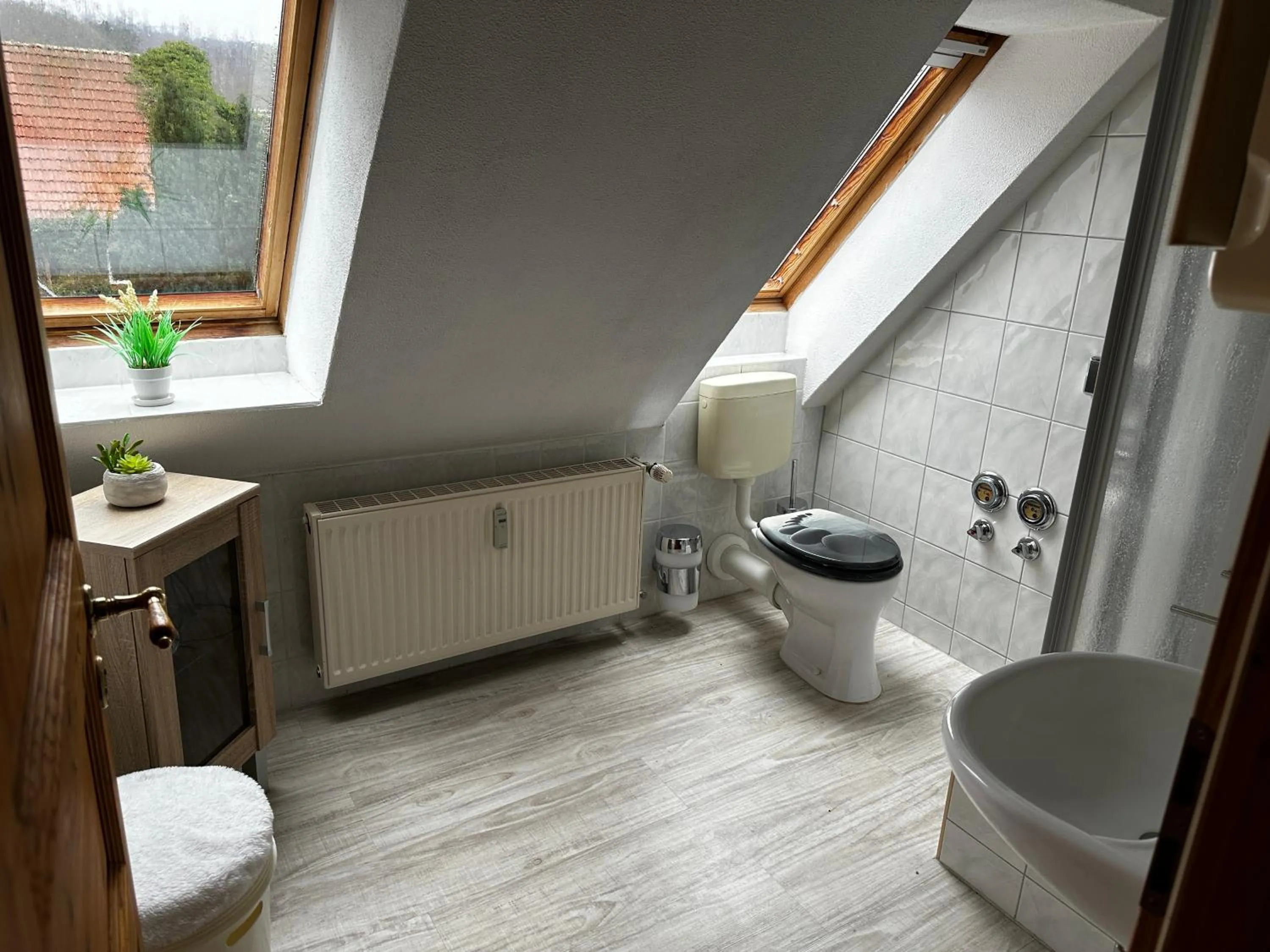 Bathroom in Pension Zum Fäßchen