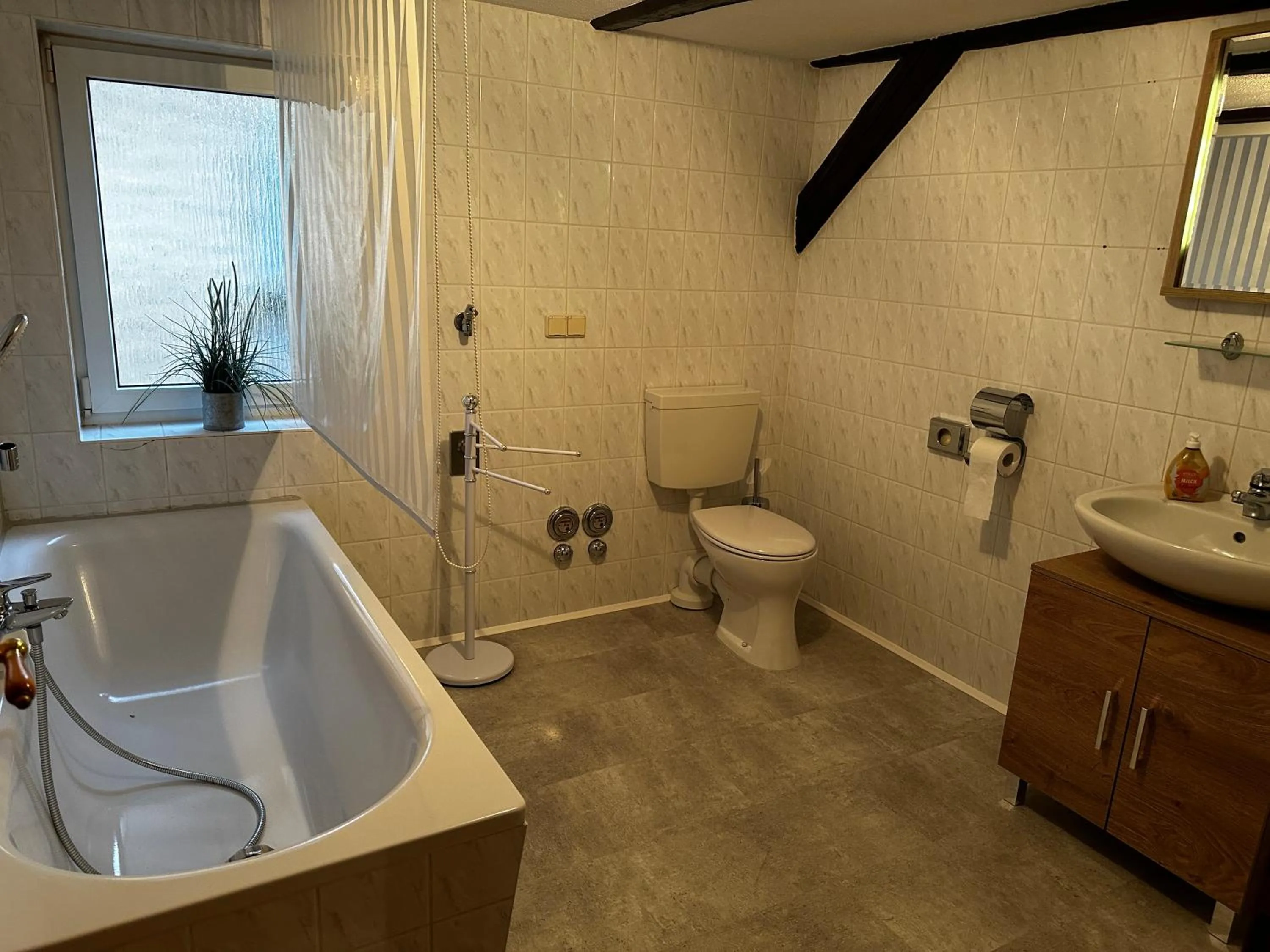 Bathroom in Pension Zum Fäßchen