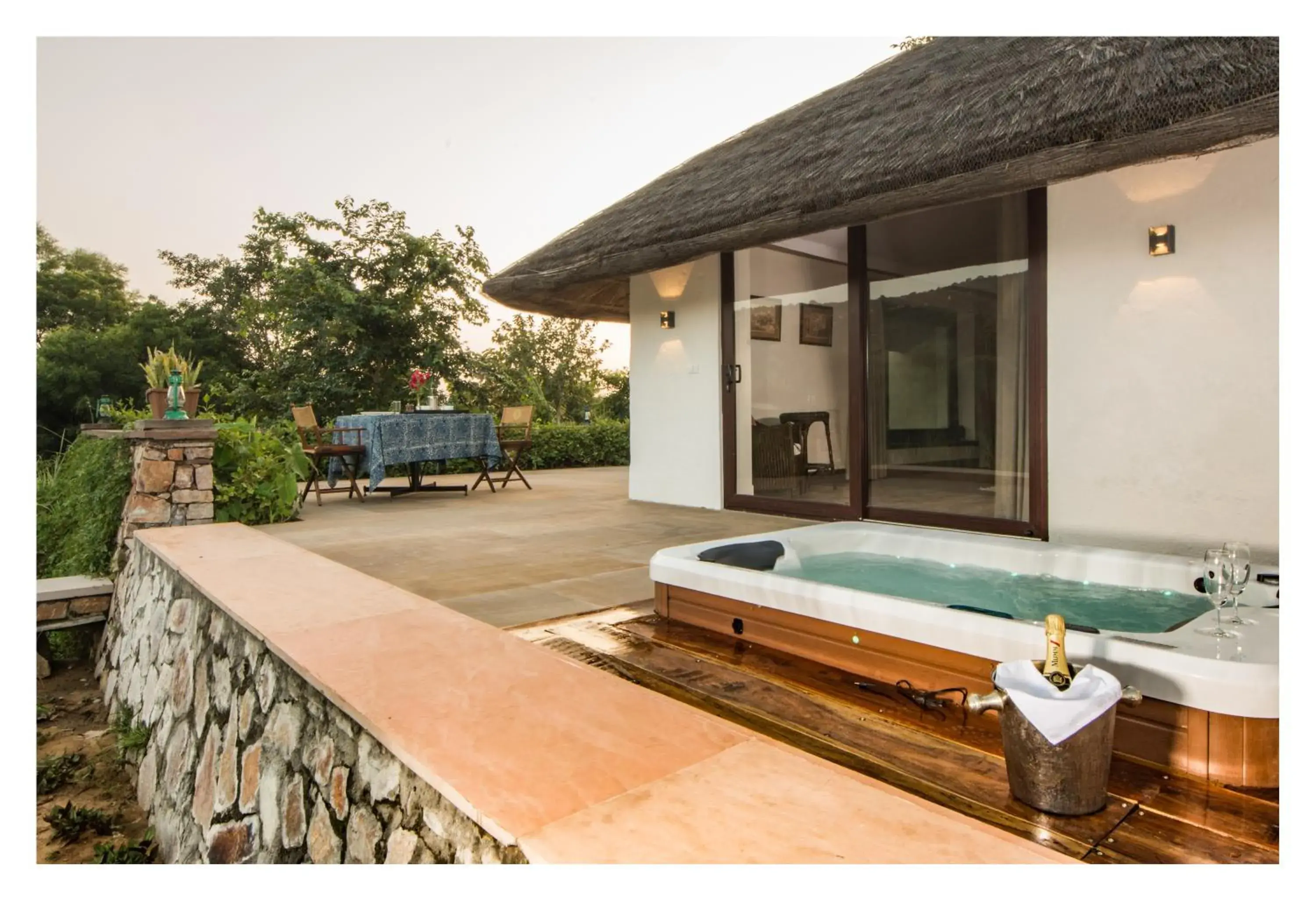 Luxury Villa with Jacuzzi in Khem Villas Luxury Villa with Jacuzzi in Khem Villas