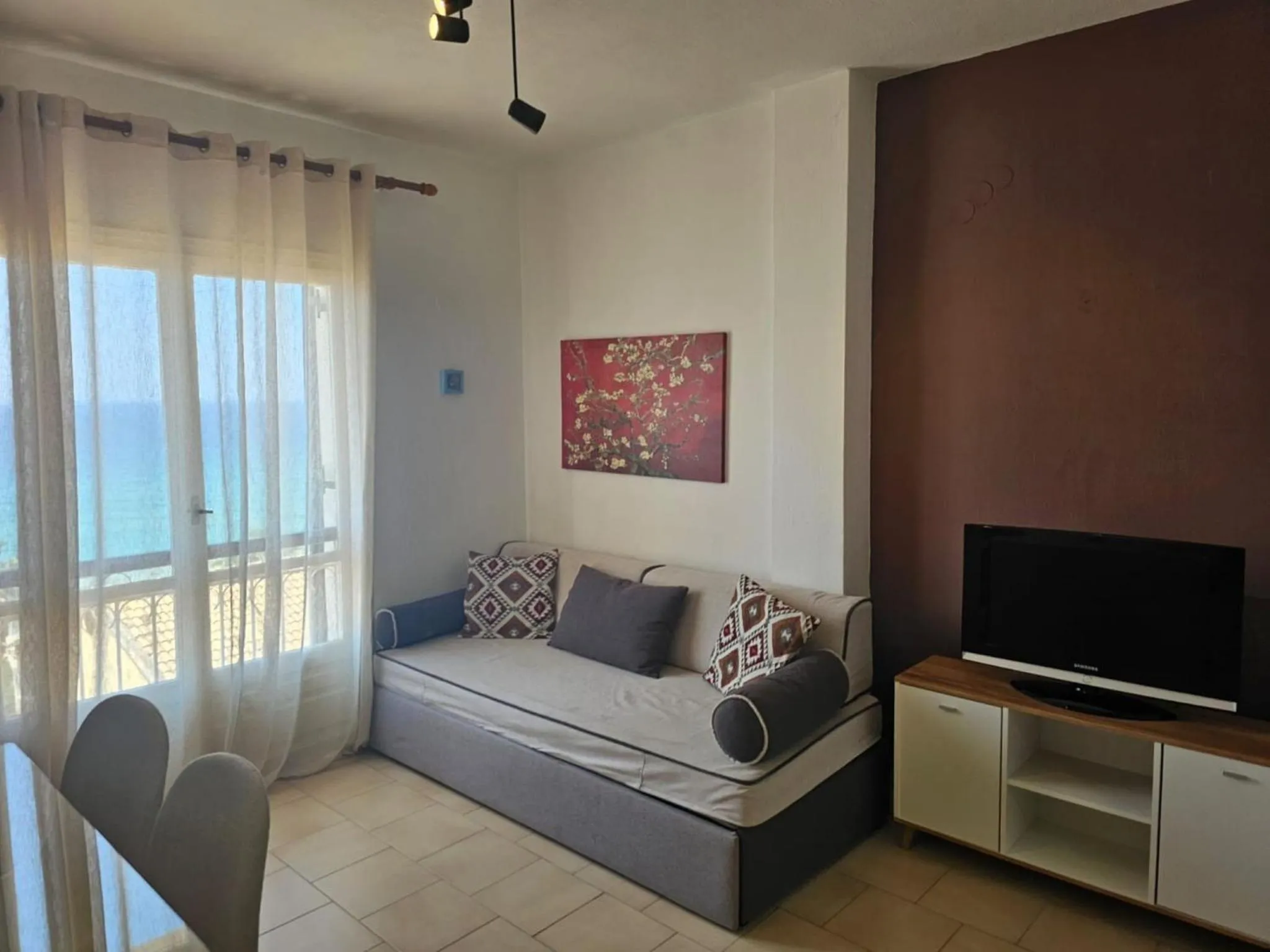 Communal lounge/ TV room, Bed in Glyfada Apartment 91