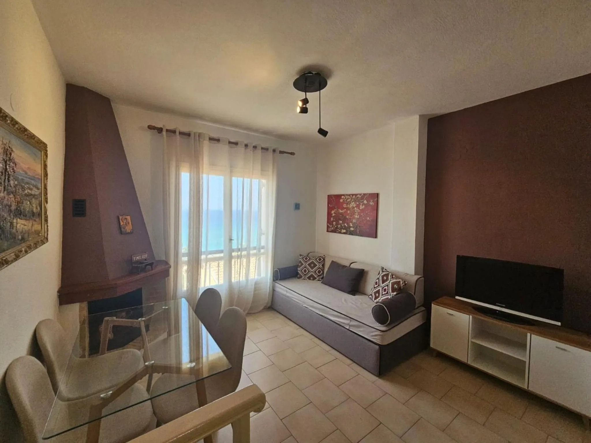 Communal lounge/ TV room in Glyfada Apartment 91