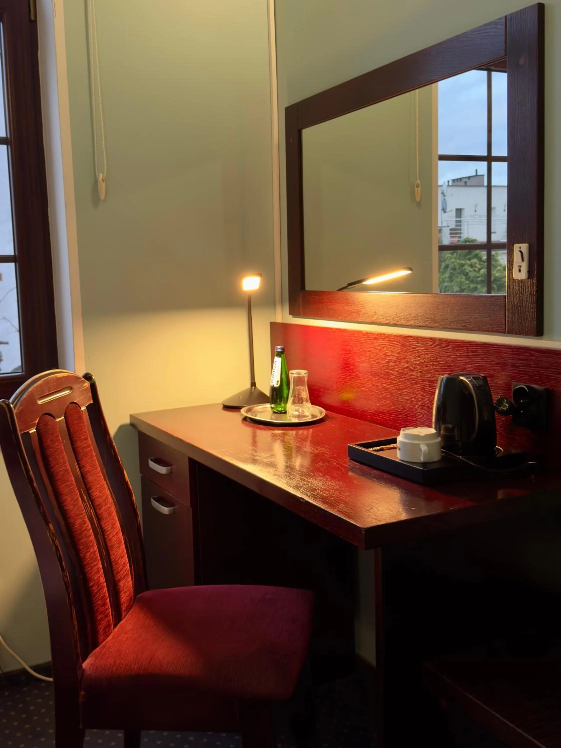 Coffee/tea facilities in EdMar