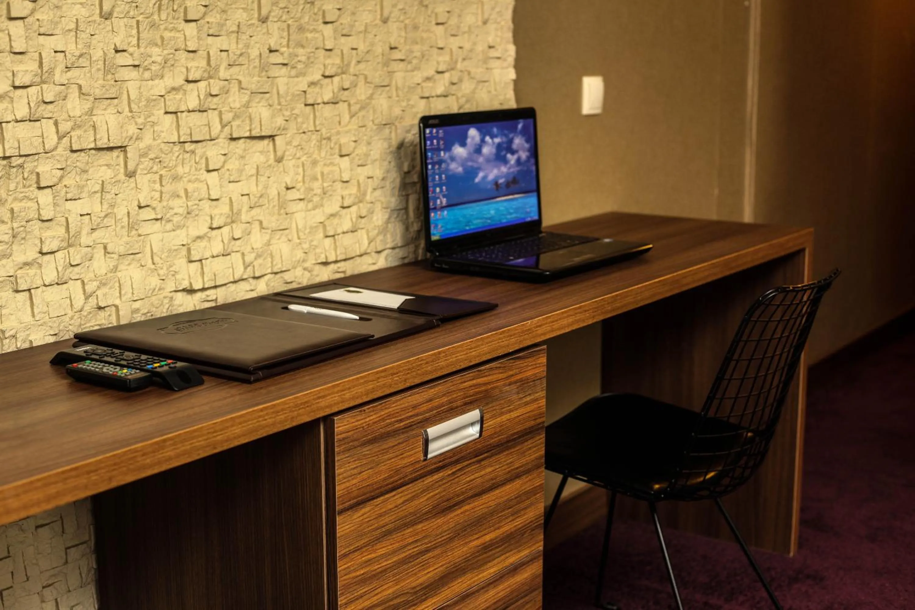 TV and multimedia in Grand Akçalı Otel