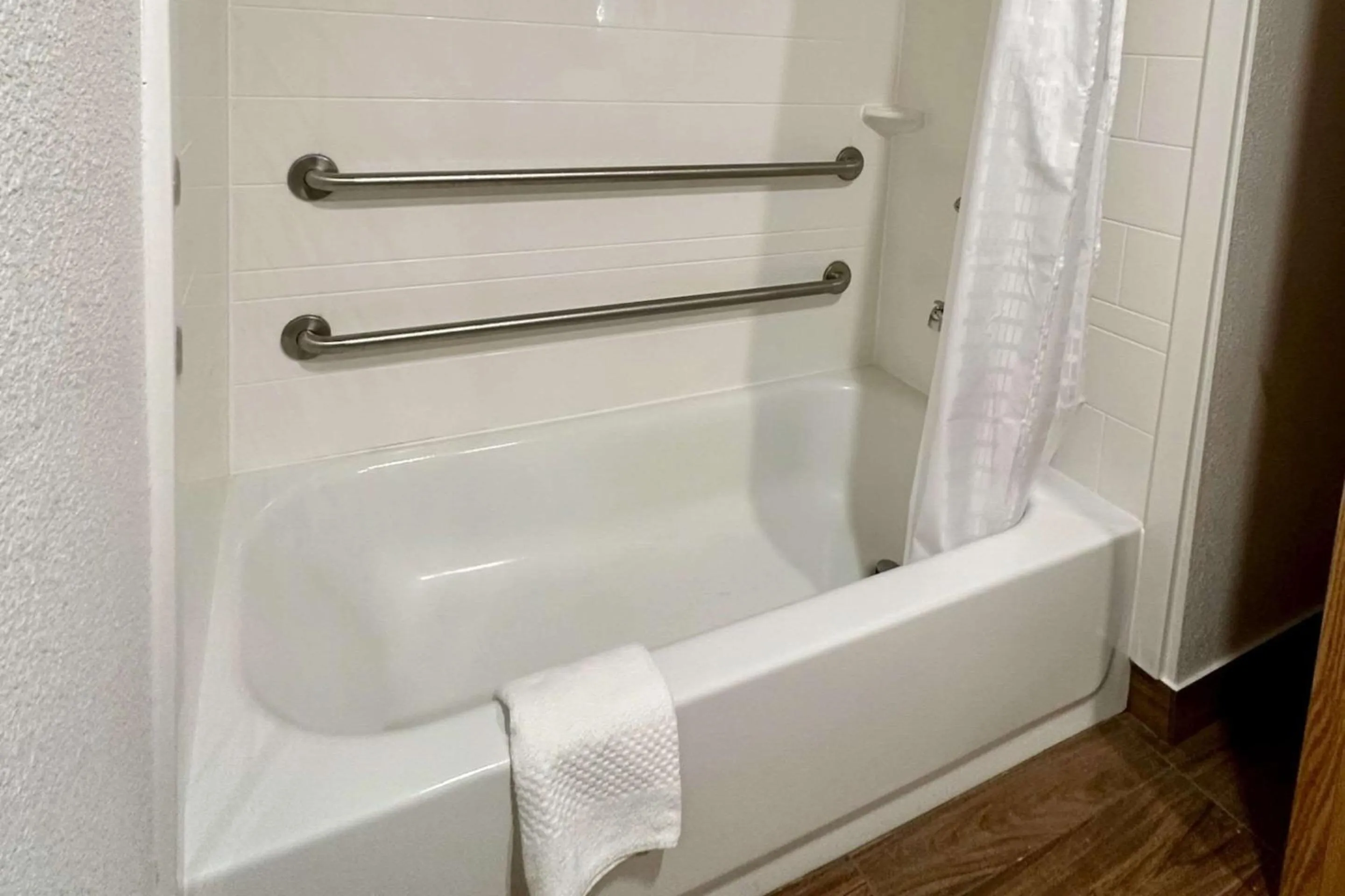 Bedroom in Quality Inn & Suites Albany Airport