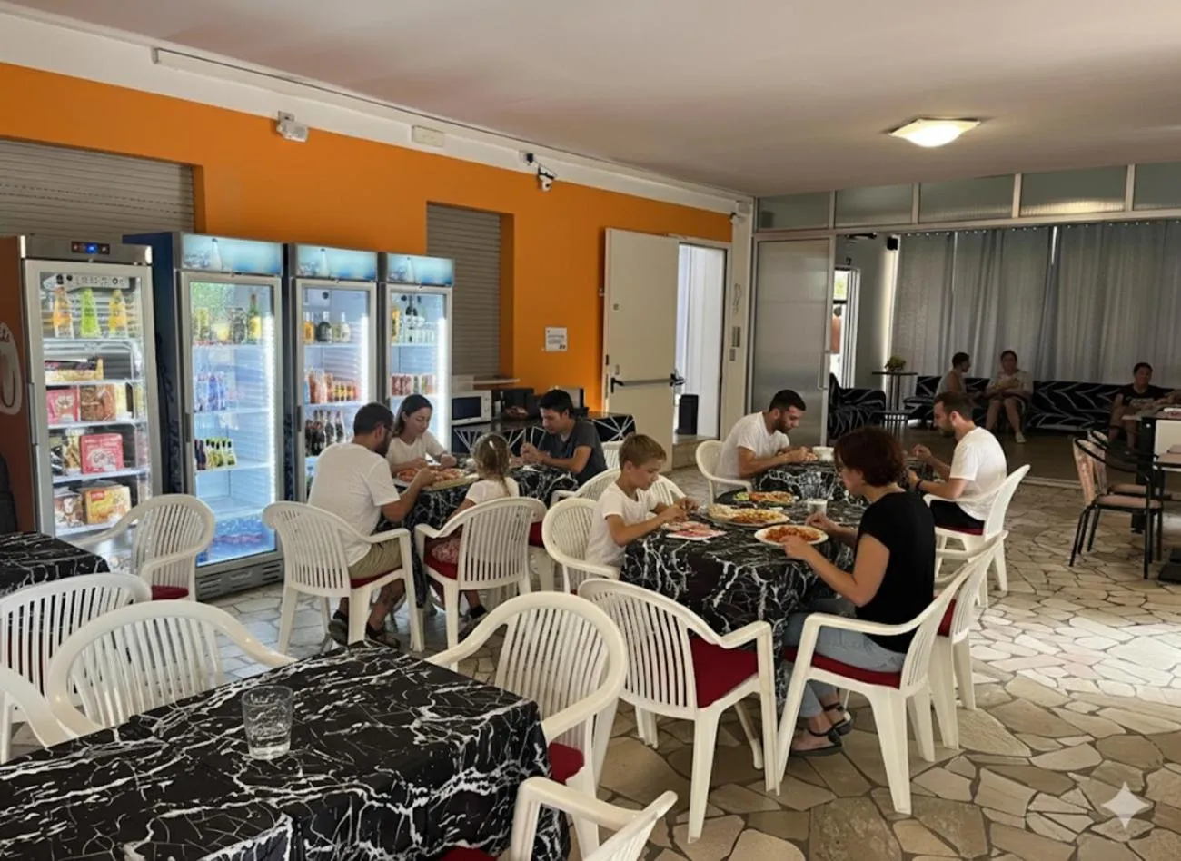 Restaurant/places to eat in Hotel Wega