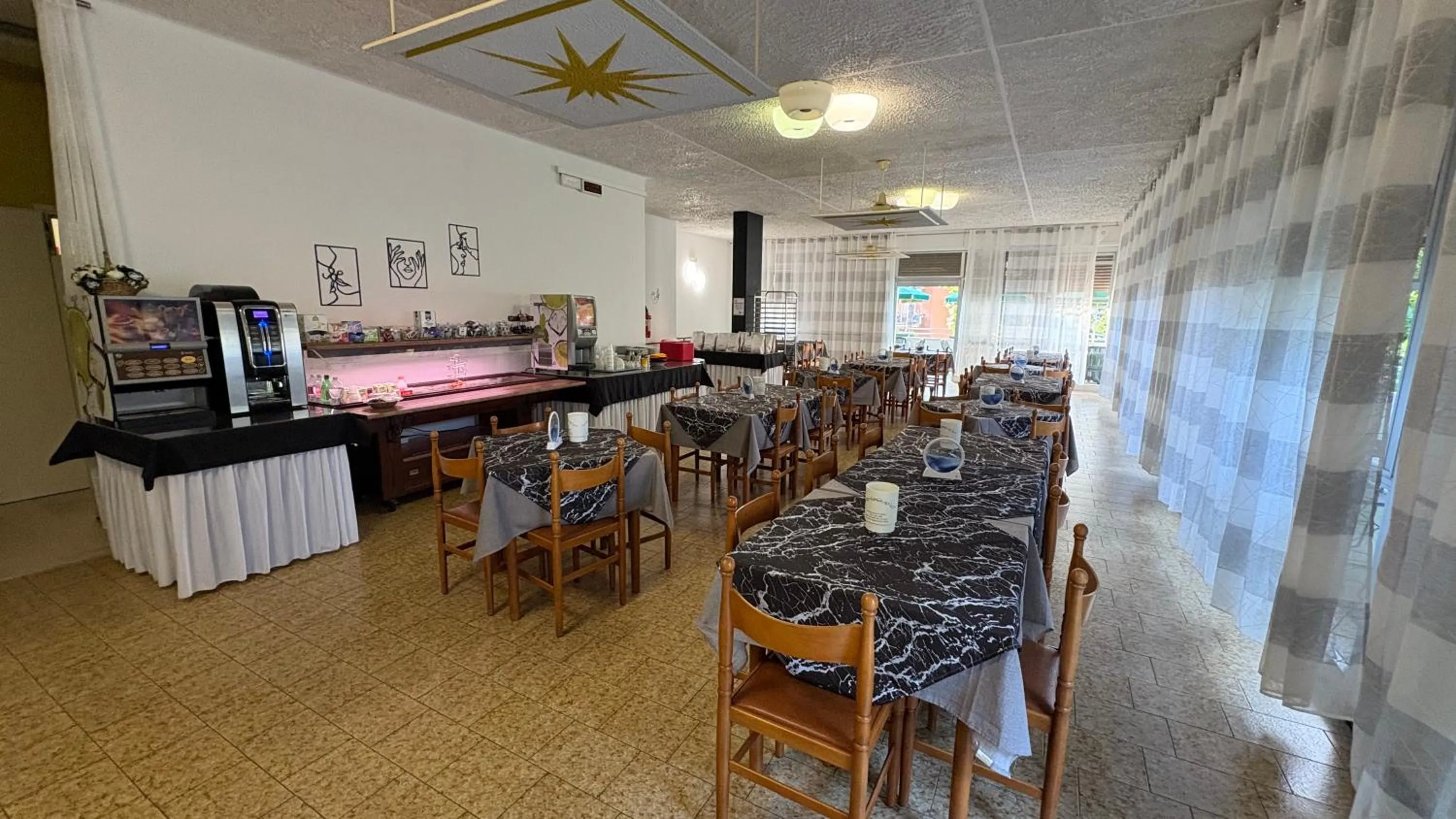 Restaurant/places to eat in Hotel Wega