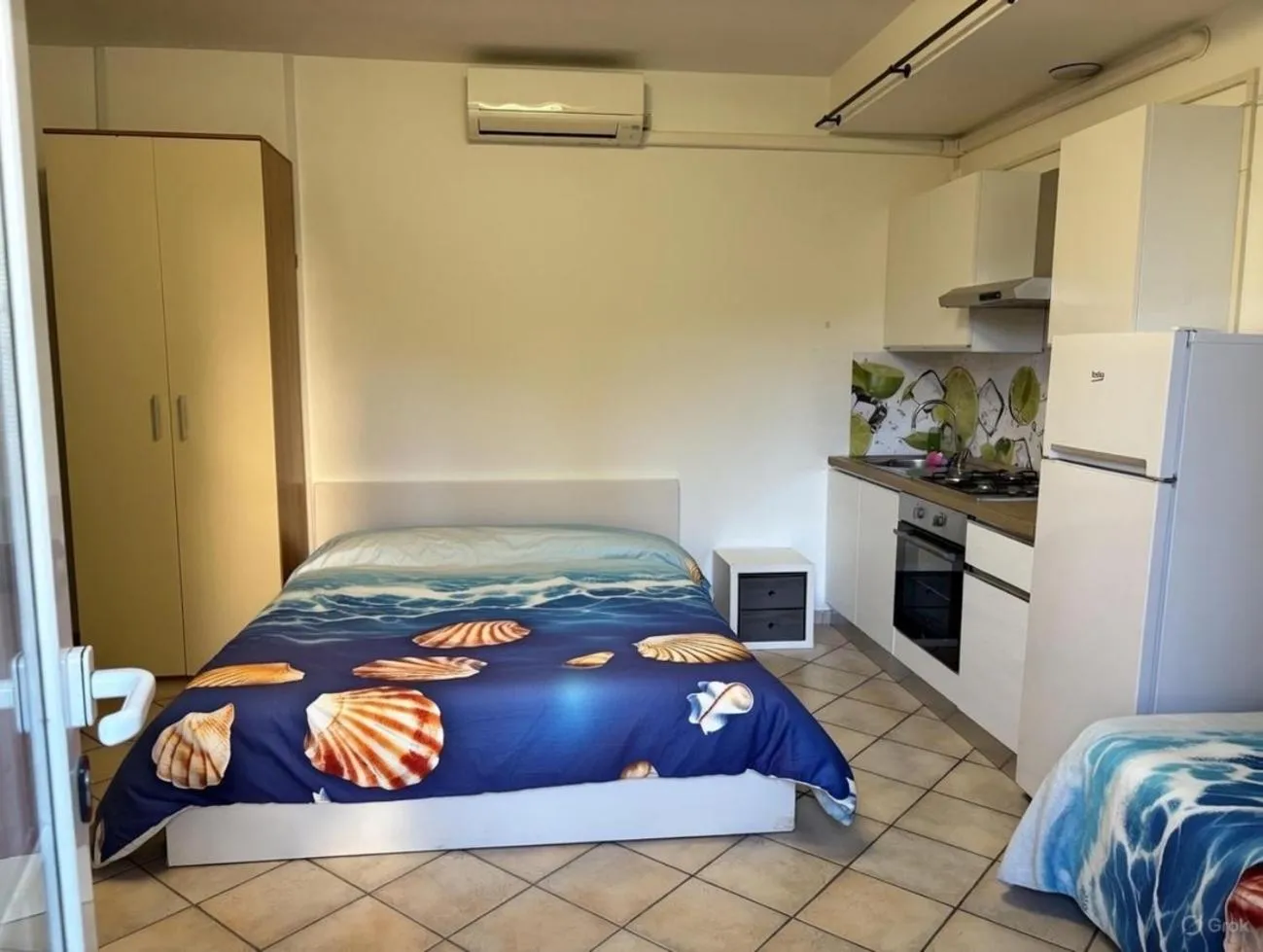 Kitchen or kitchenette, Bed in Hotel Wega