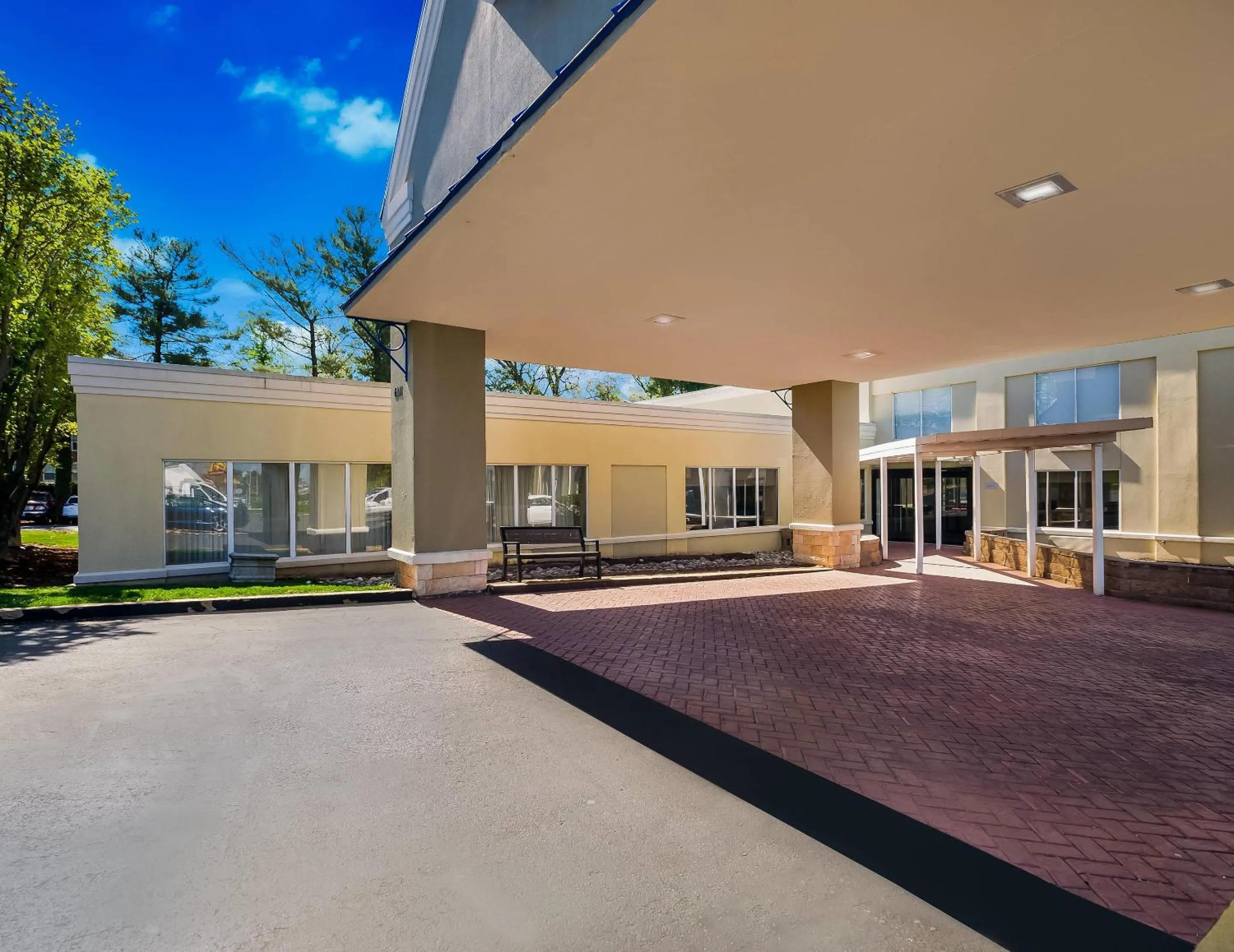Property building in Comfort Inn Falls Church - Tysons Corner