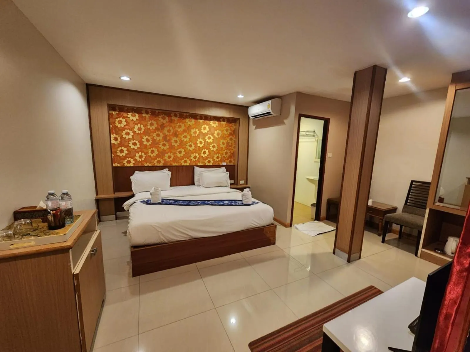 Bed in Star Residency Hotel