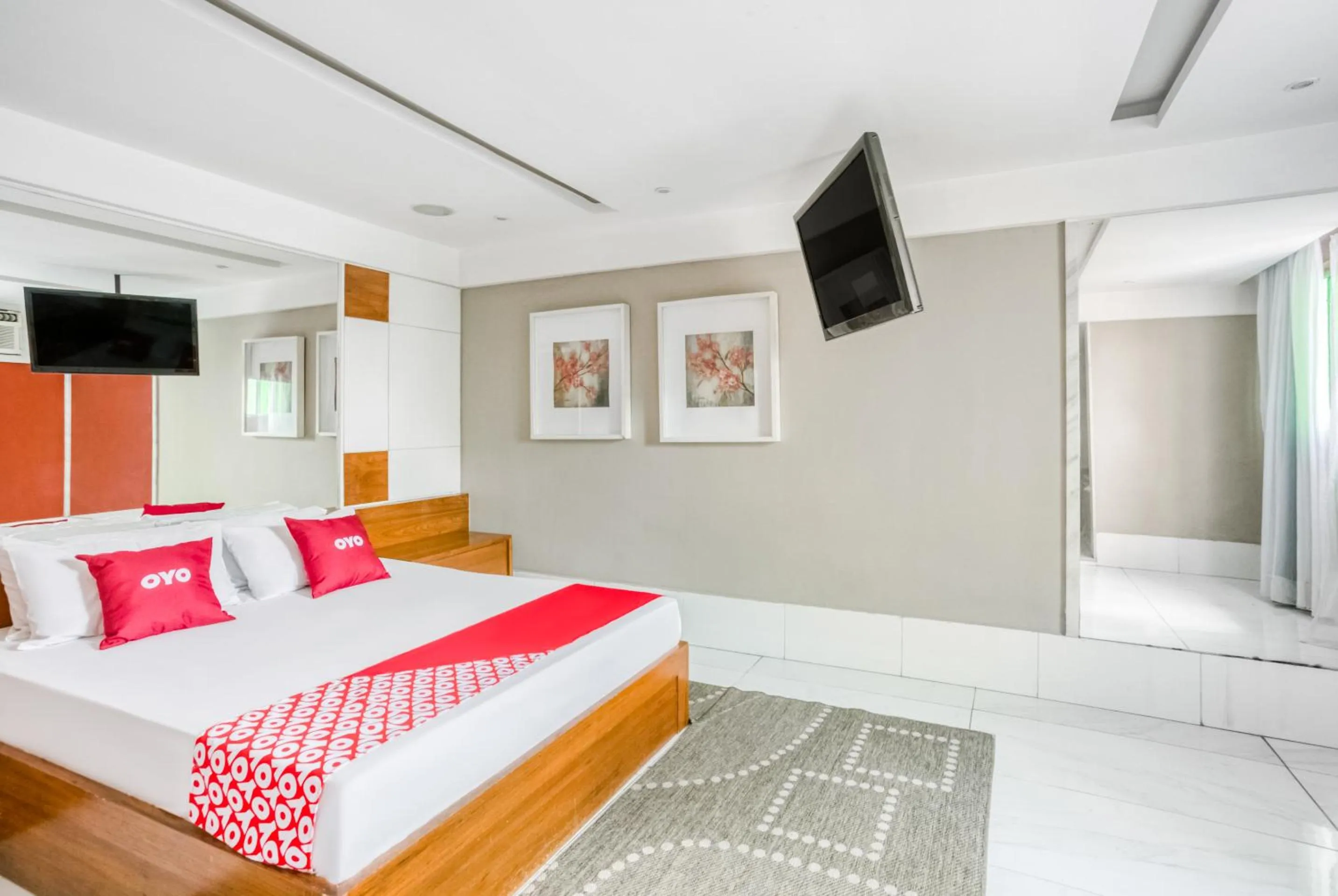 Bedroom in OYO Nobs Hotel, São João de Meriti