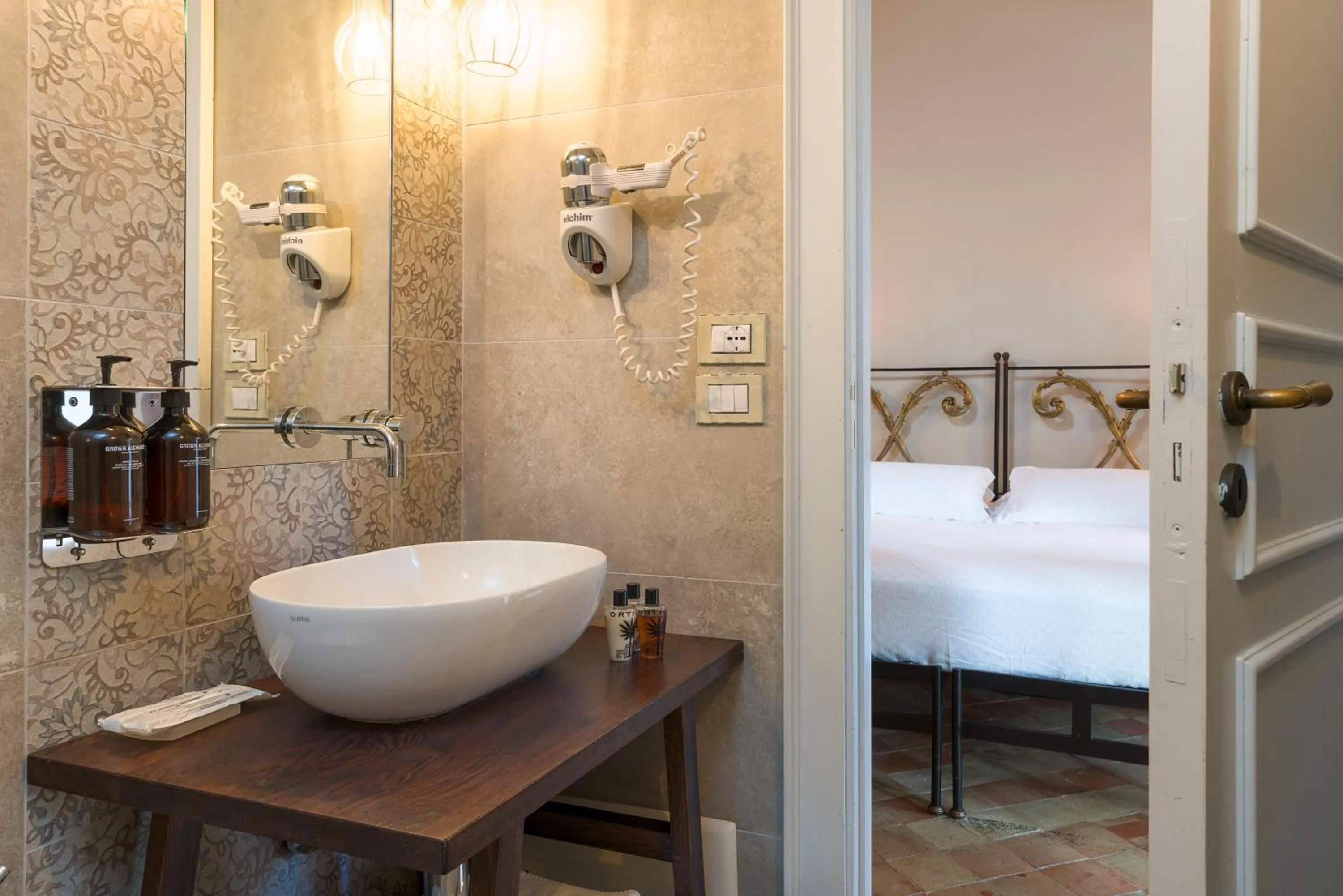 Bathroom, Bed in Casa Arrigo