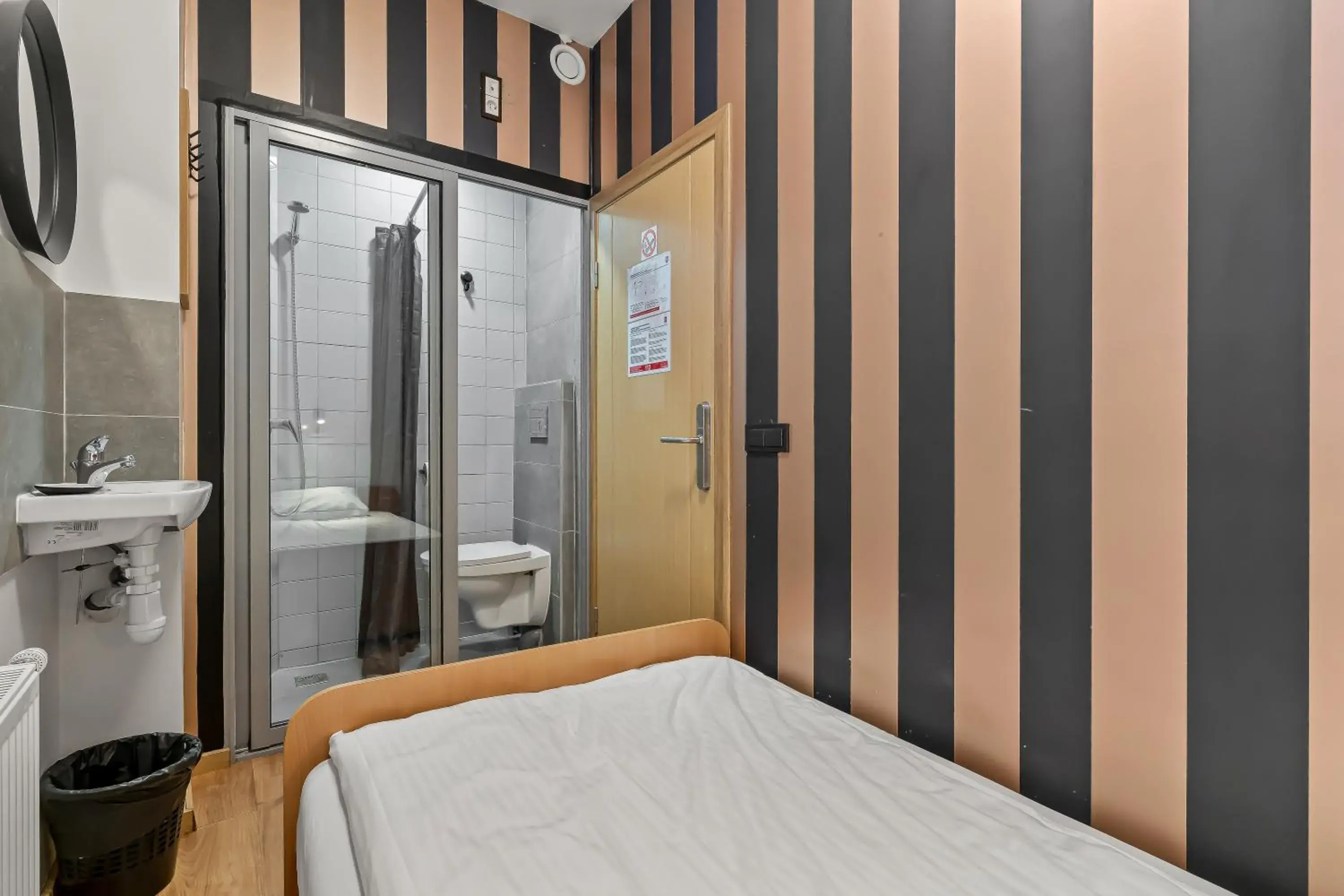 Budget Single Room in Stay Express Budget Single Room in Stay Express