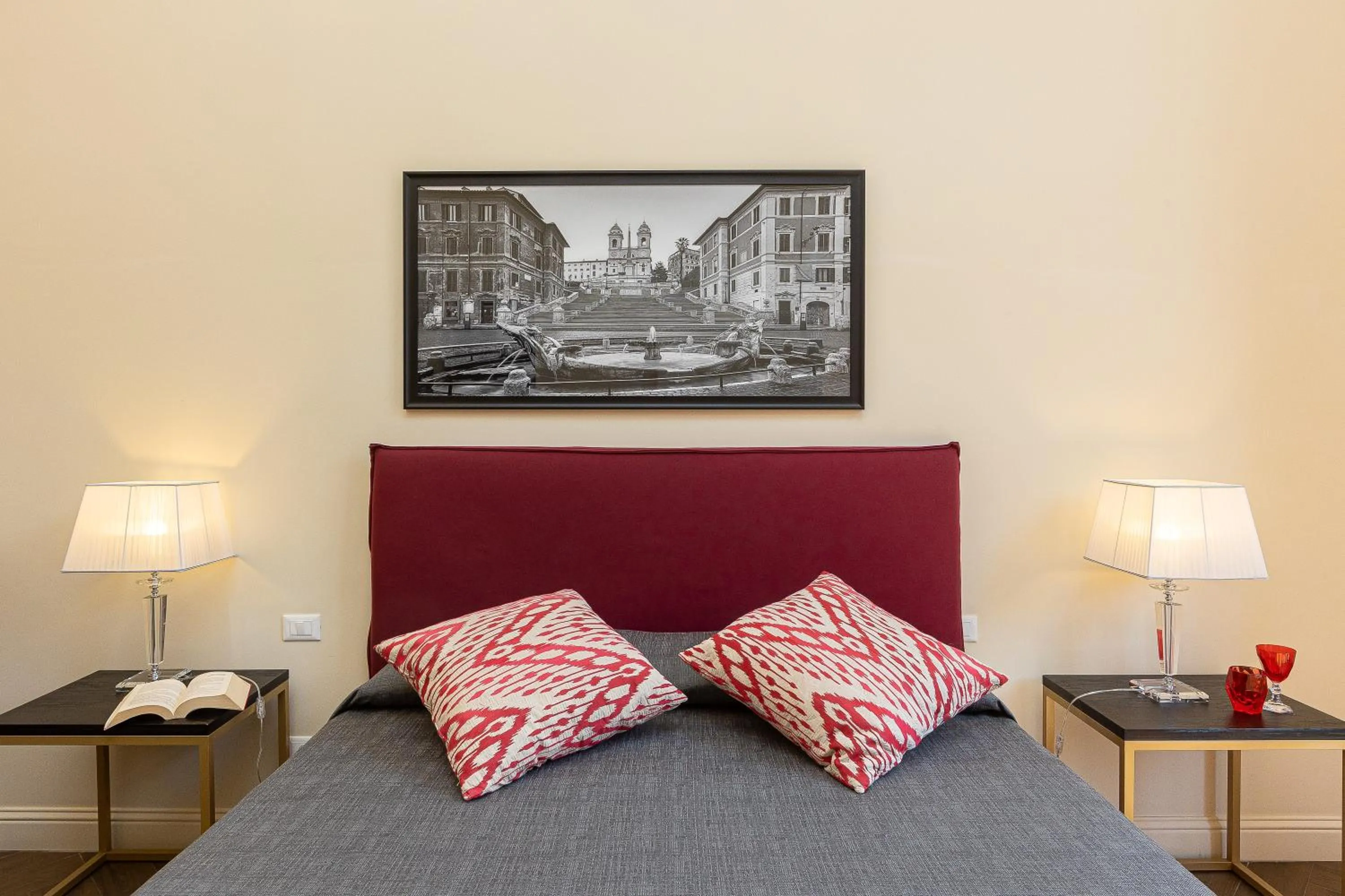 Bed in SPA Apartment Via Barberini