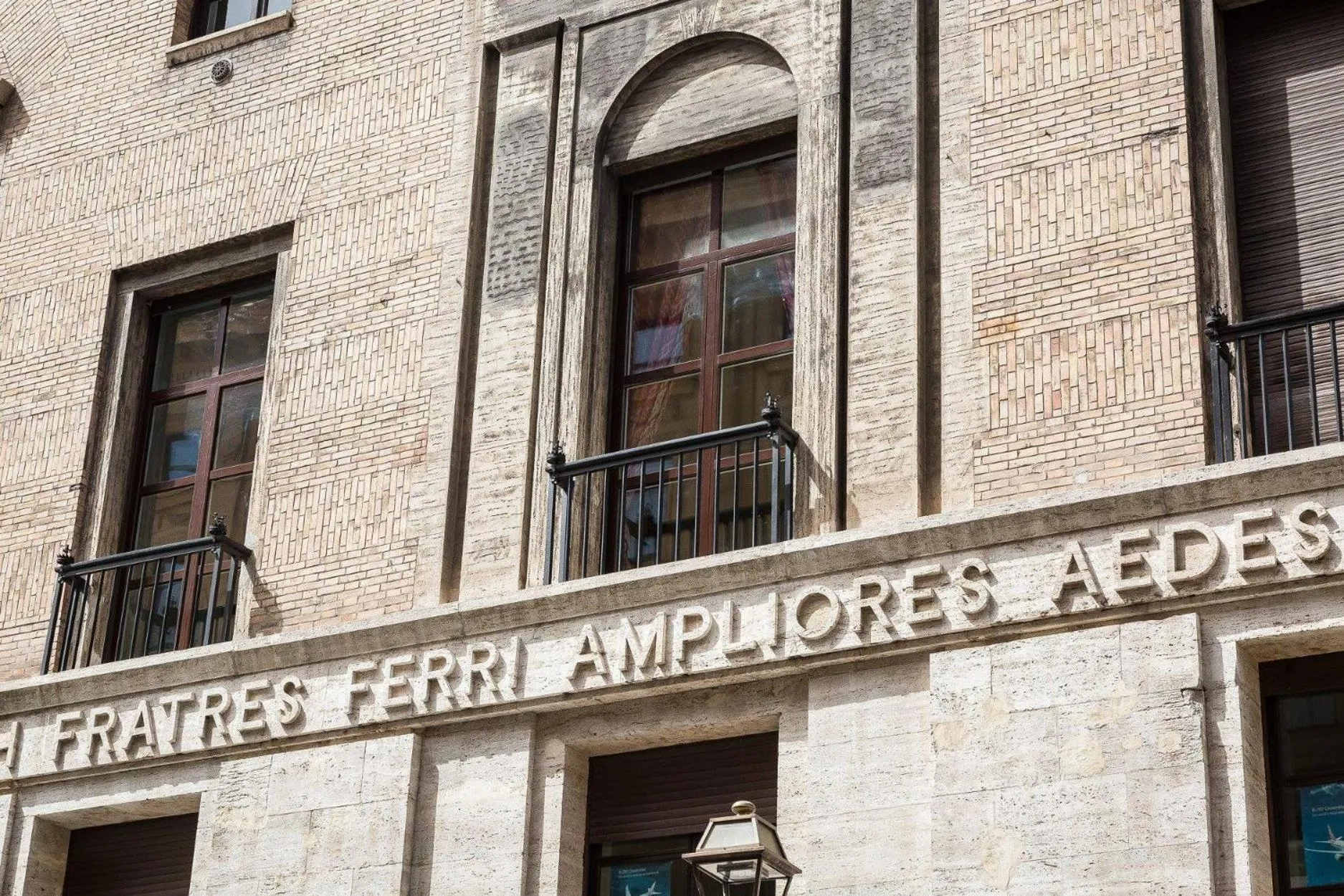 Property building in SPA Apartment Via Barberini