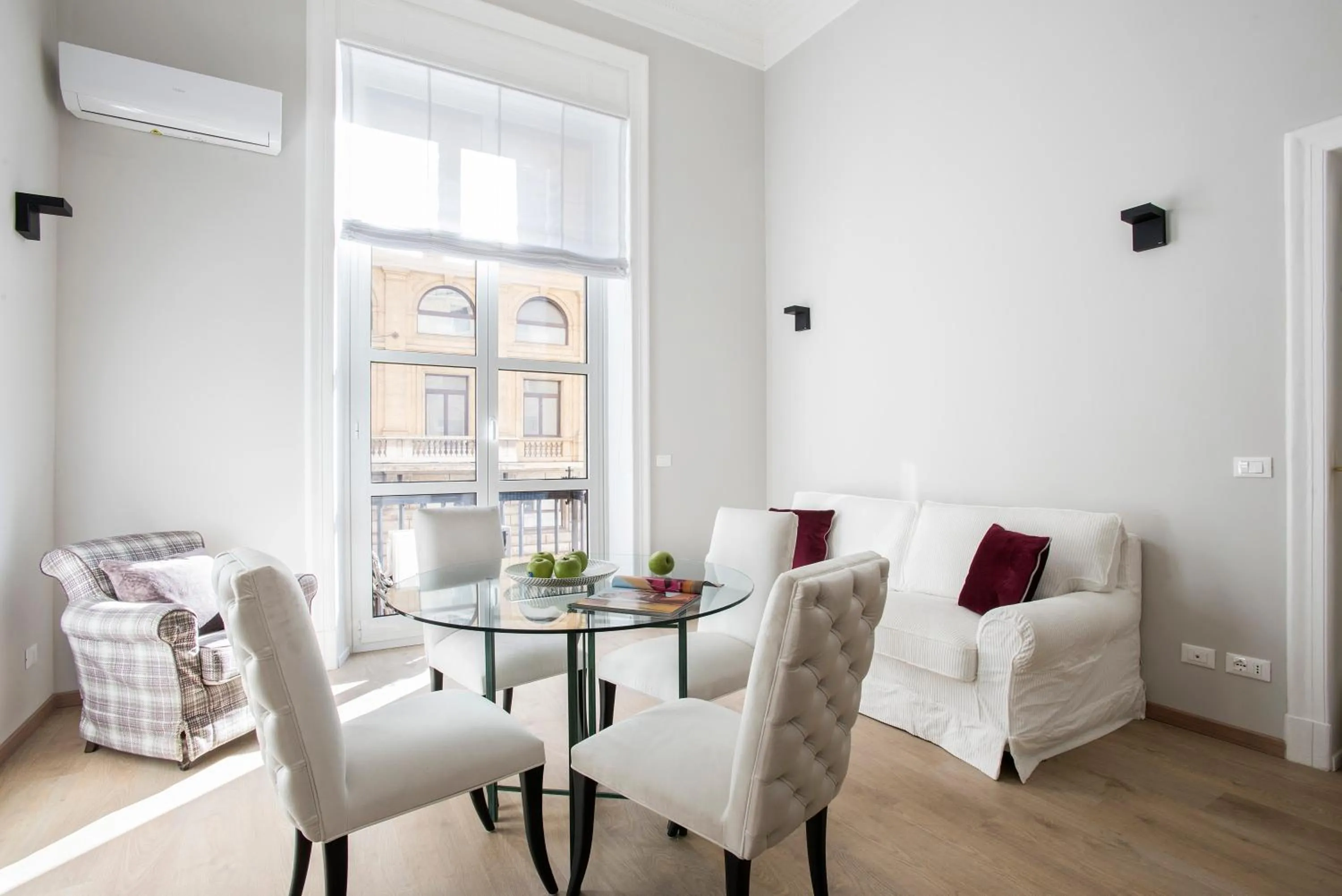 Living room in SPA Apartment Via Barberini