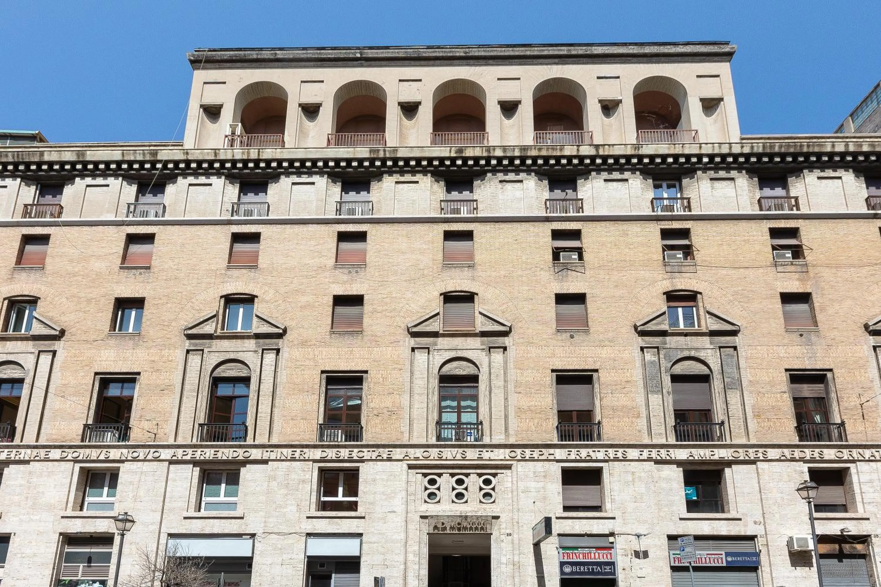 Property building in SPA Apartment Via Barberini