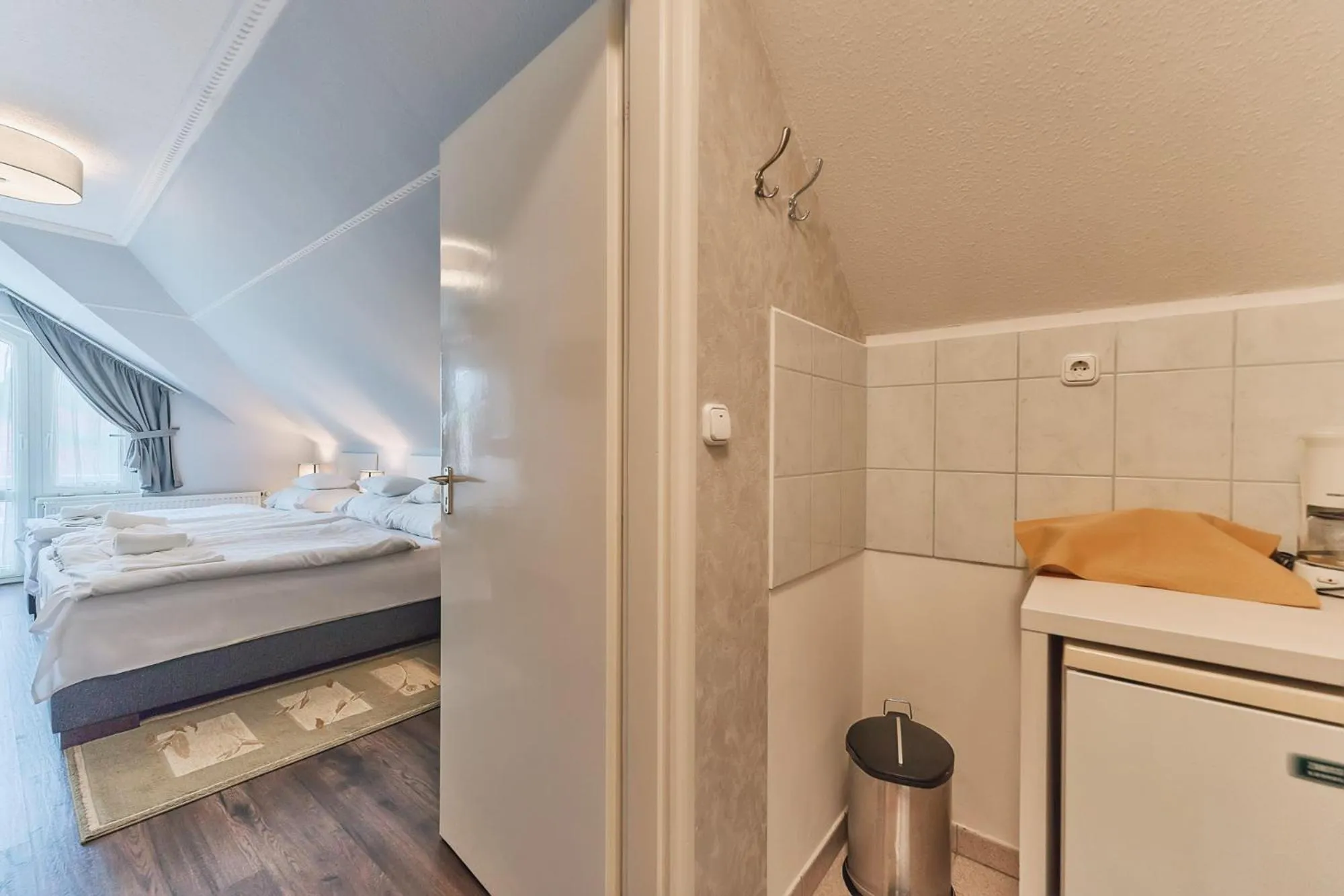 Photo of the whole room, Bed in Tokajer Wellness Panzió