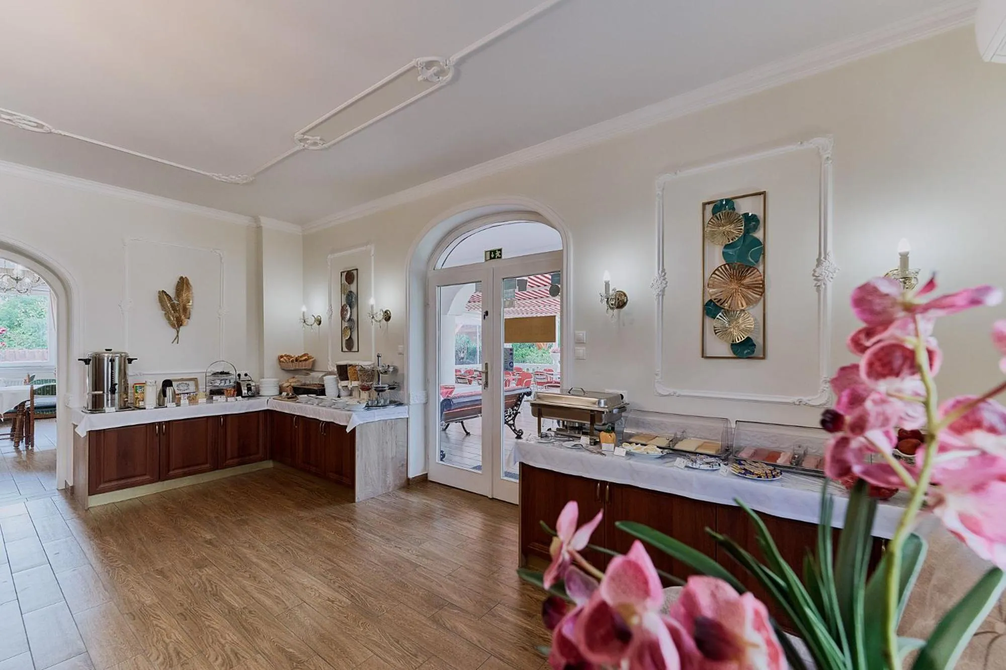 Buffet breakfast in Tokajer Wellness Panzió