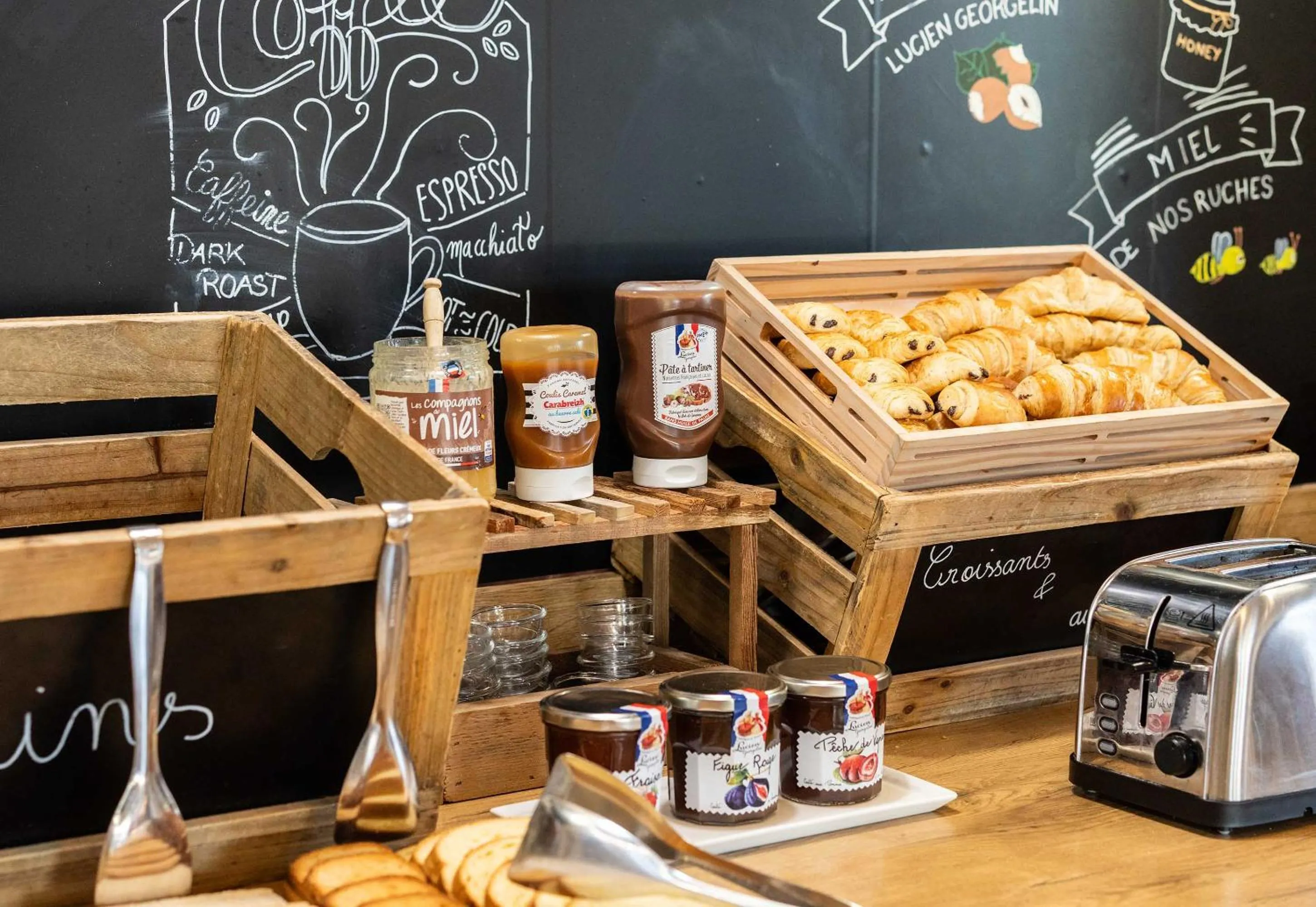 Breakfast in B&B HOTEL Limoges 3