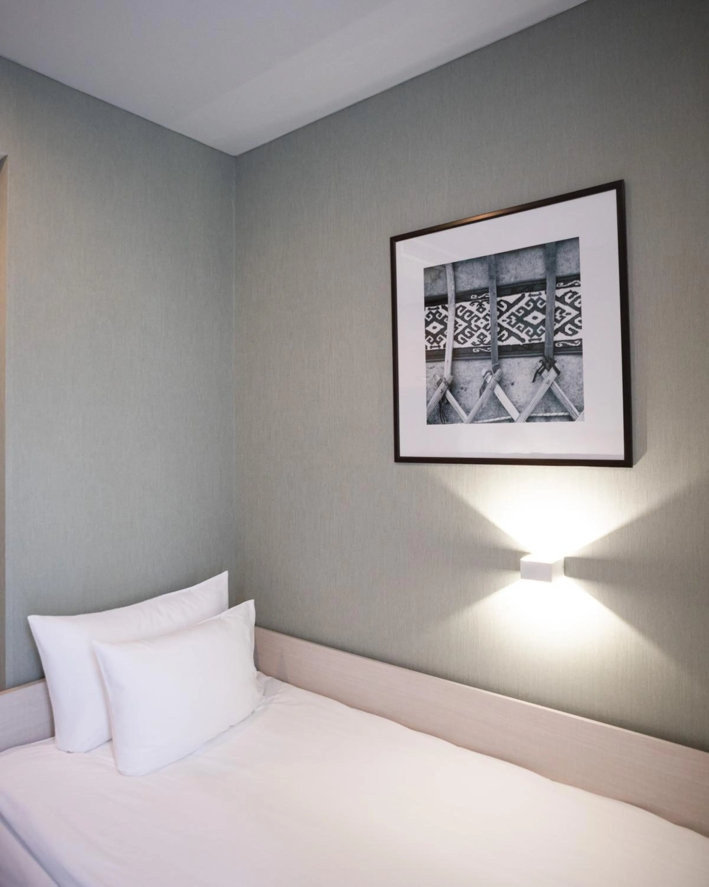 Bedroom, Bed in Resident City Hotel