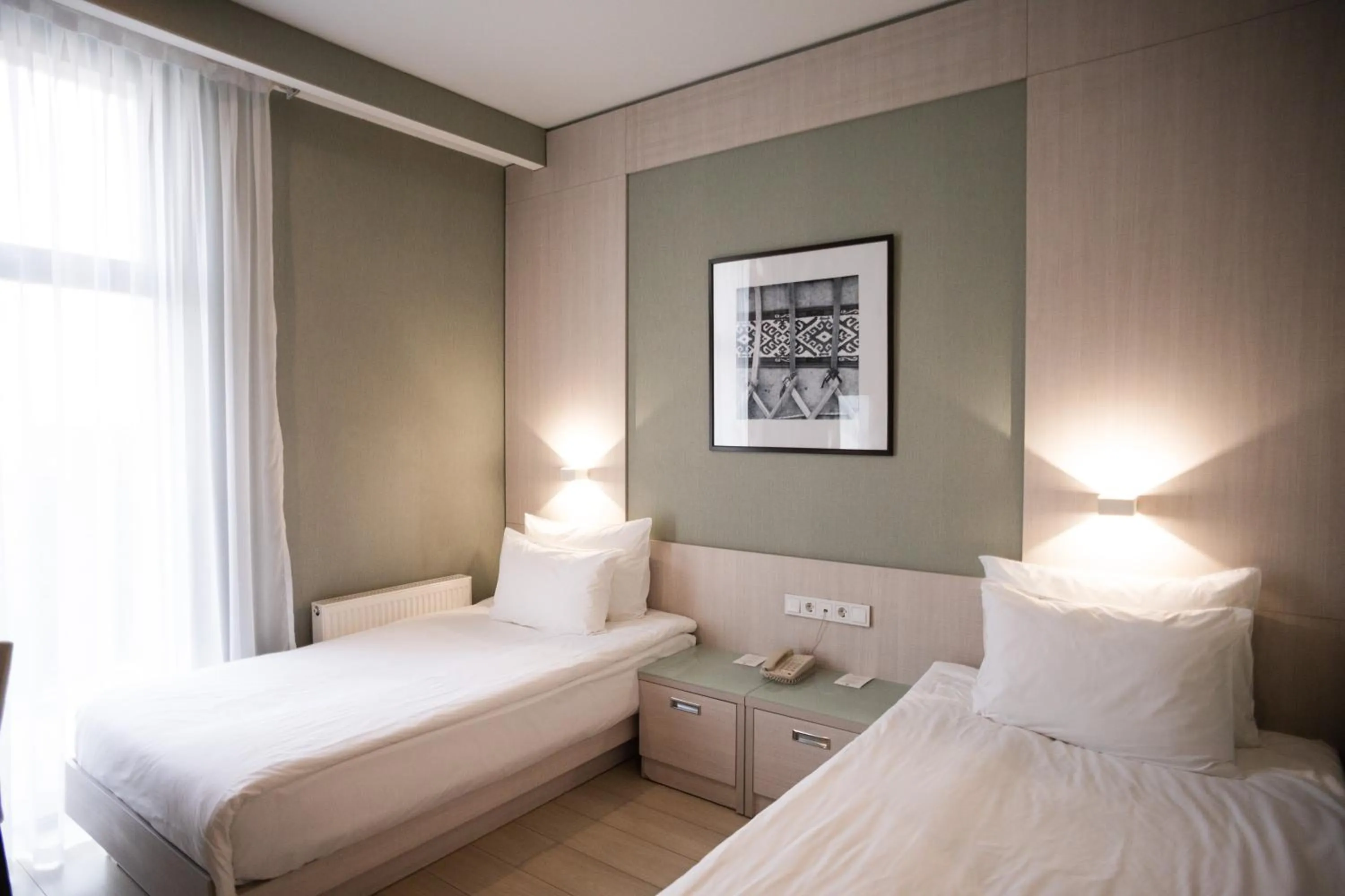 Bedroom, Bed in Resident City Hotel