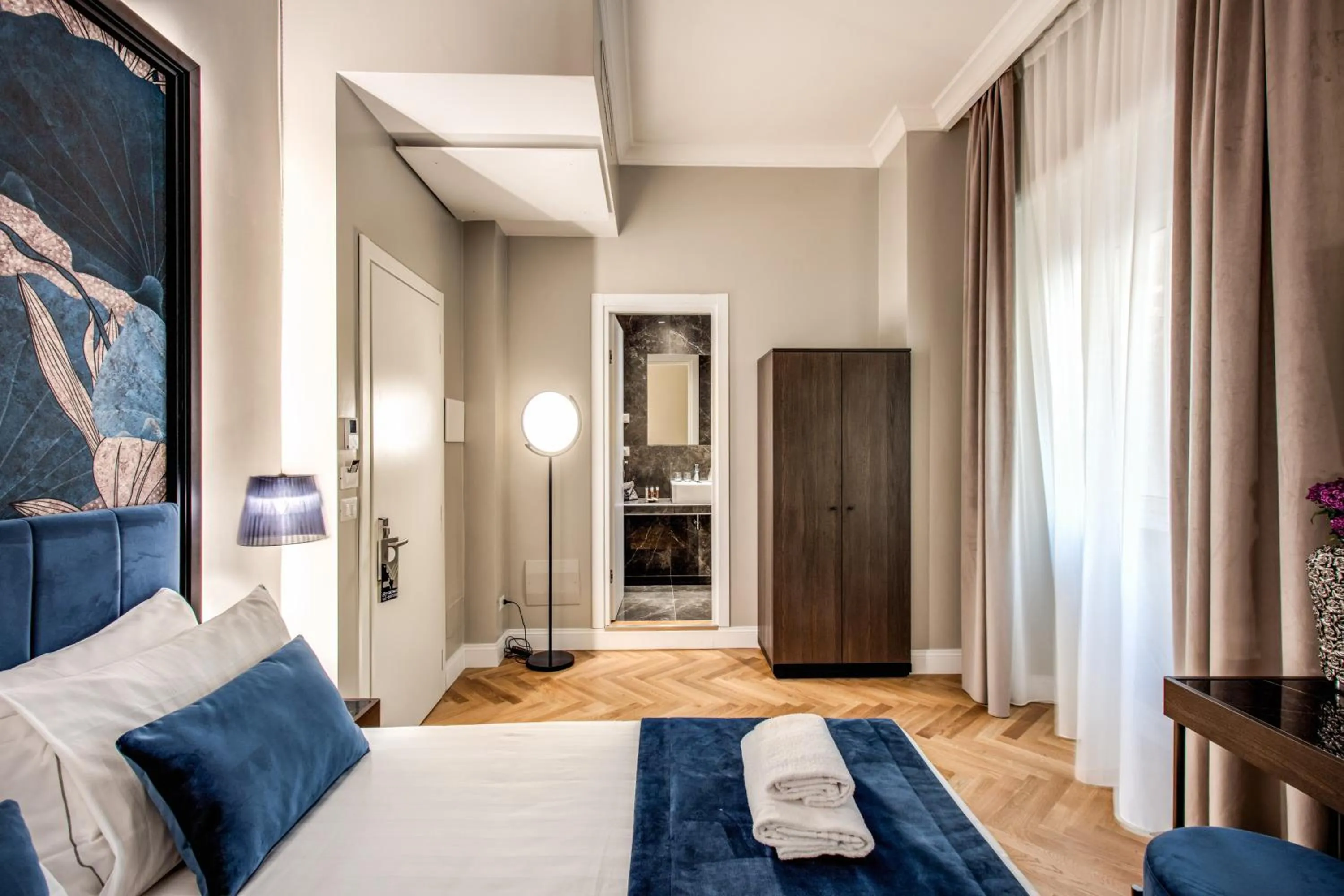 Bed in Hotel 55 Fifty-Five - Maison d'Art Collection