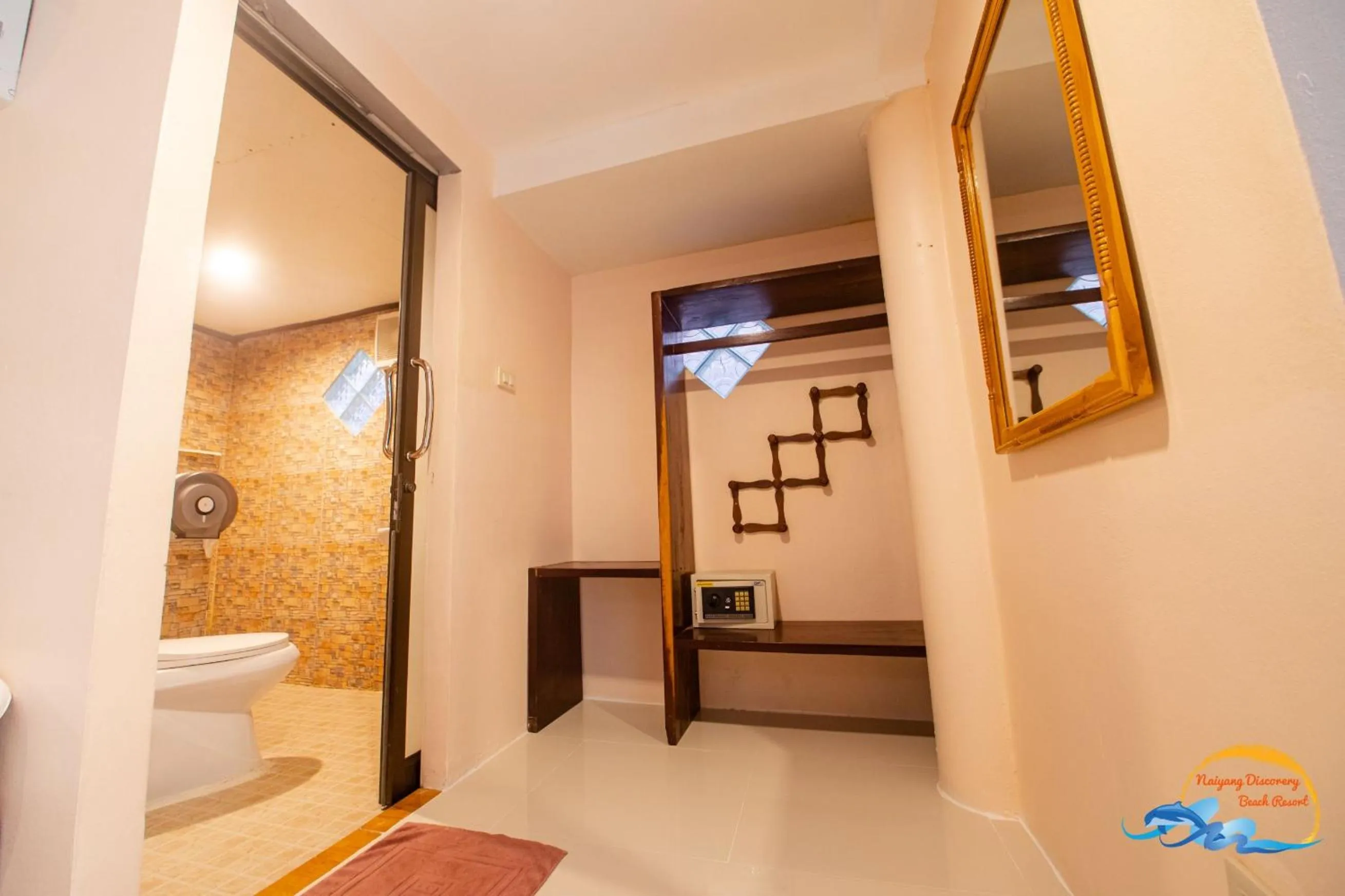 Bathroom, Bed in Naiyang Discovery Beach Resort