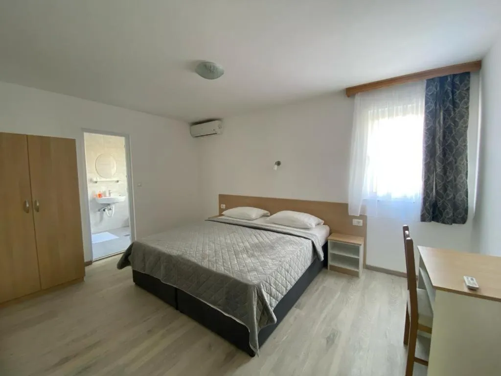 Bedroom, Bed in Pansion Maglica