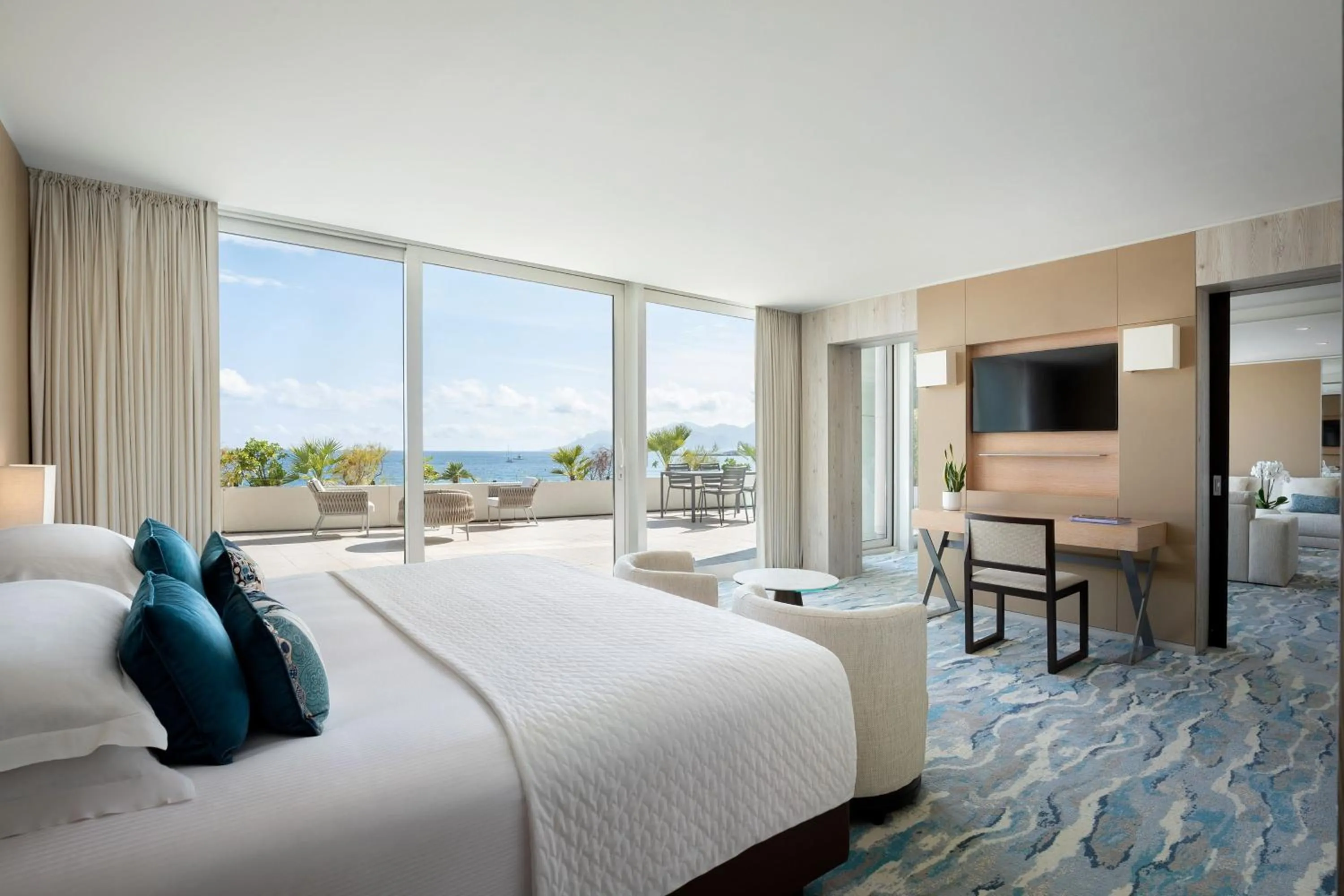 Bedroom, Bed in JW Marriott Cannes