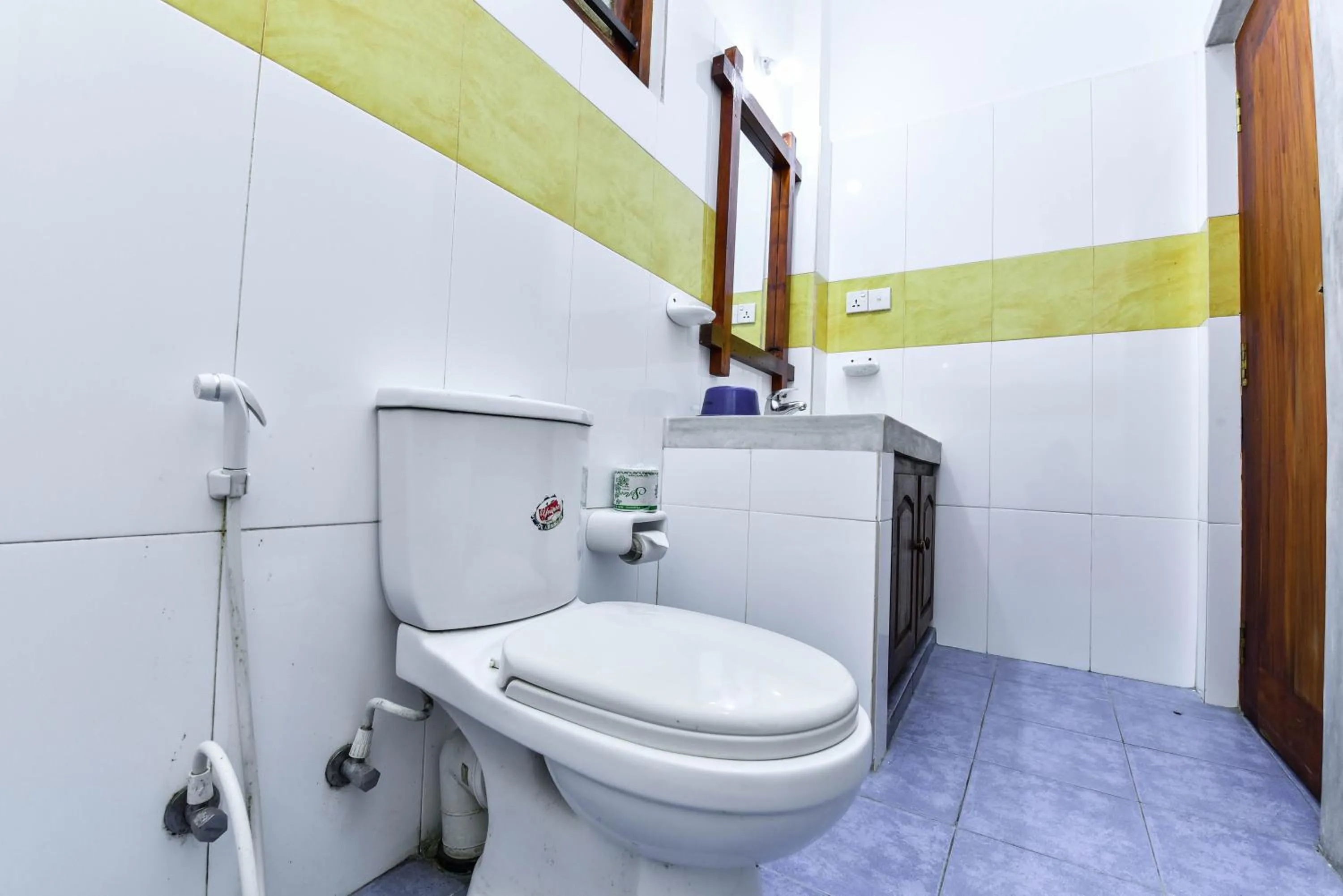 Toilet in International Beach Hotel & Restaurant