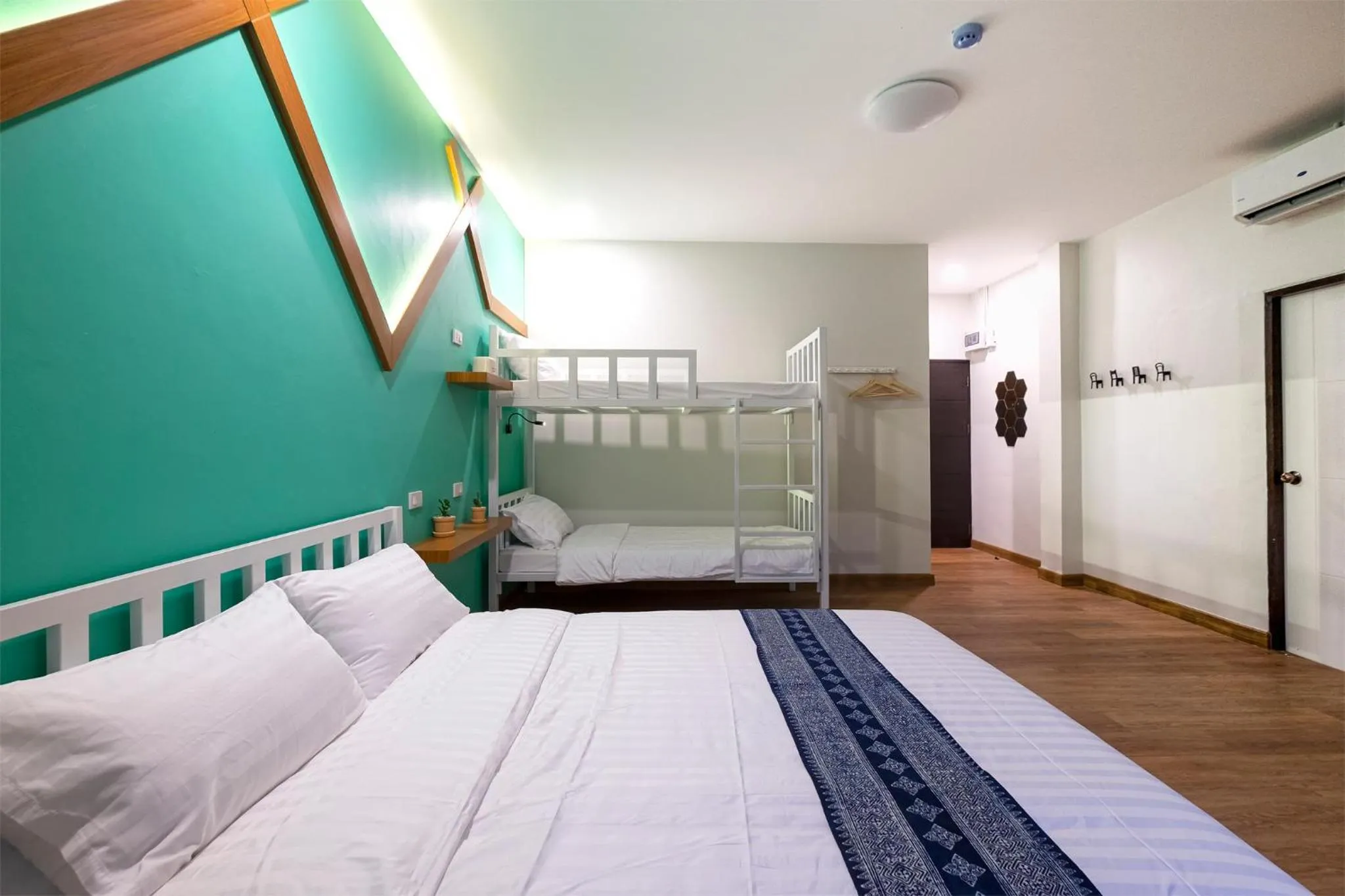 Photo of the whole room, Bed in BED Friends Poshtel