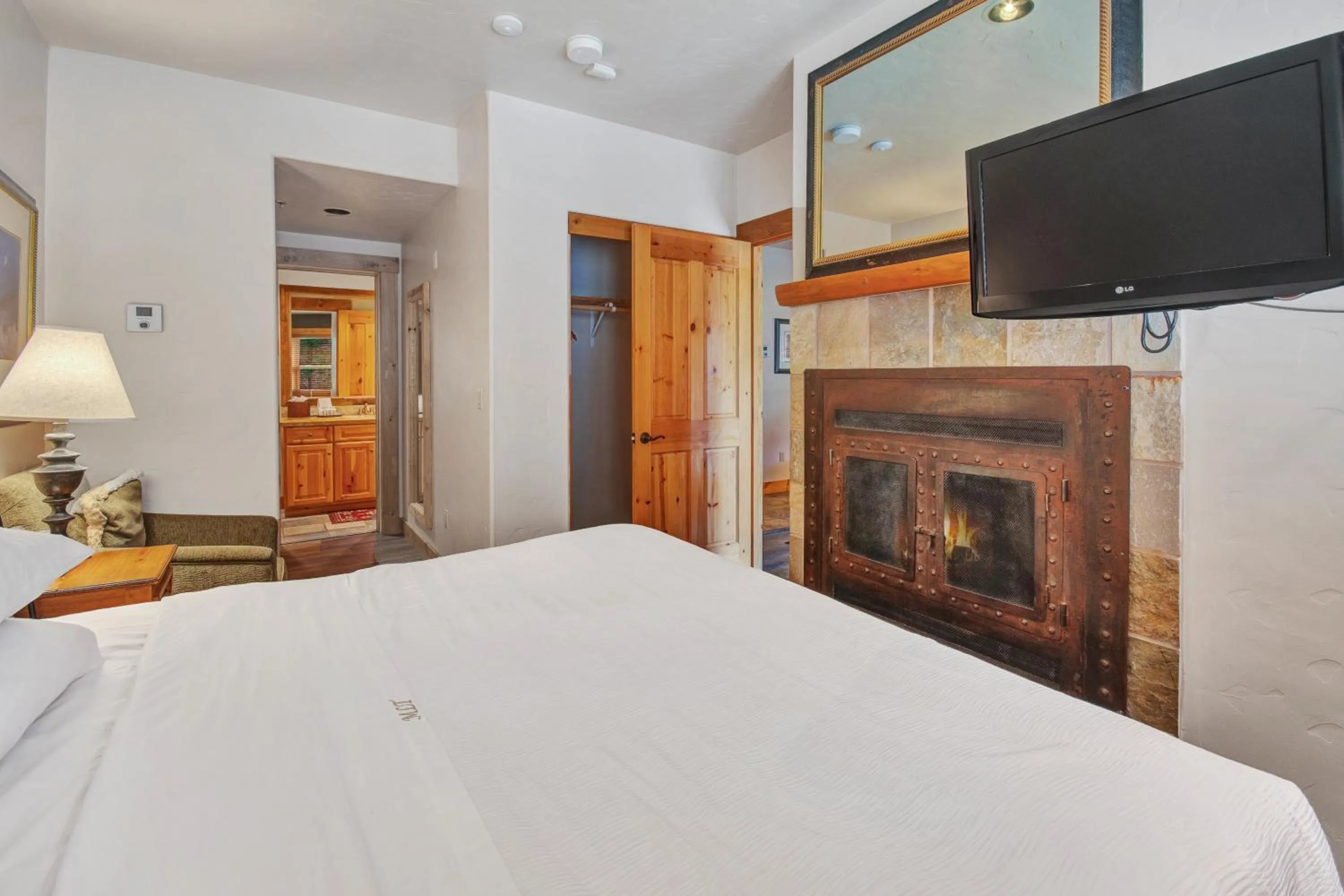 Bed in Mountain Lodge Telluride