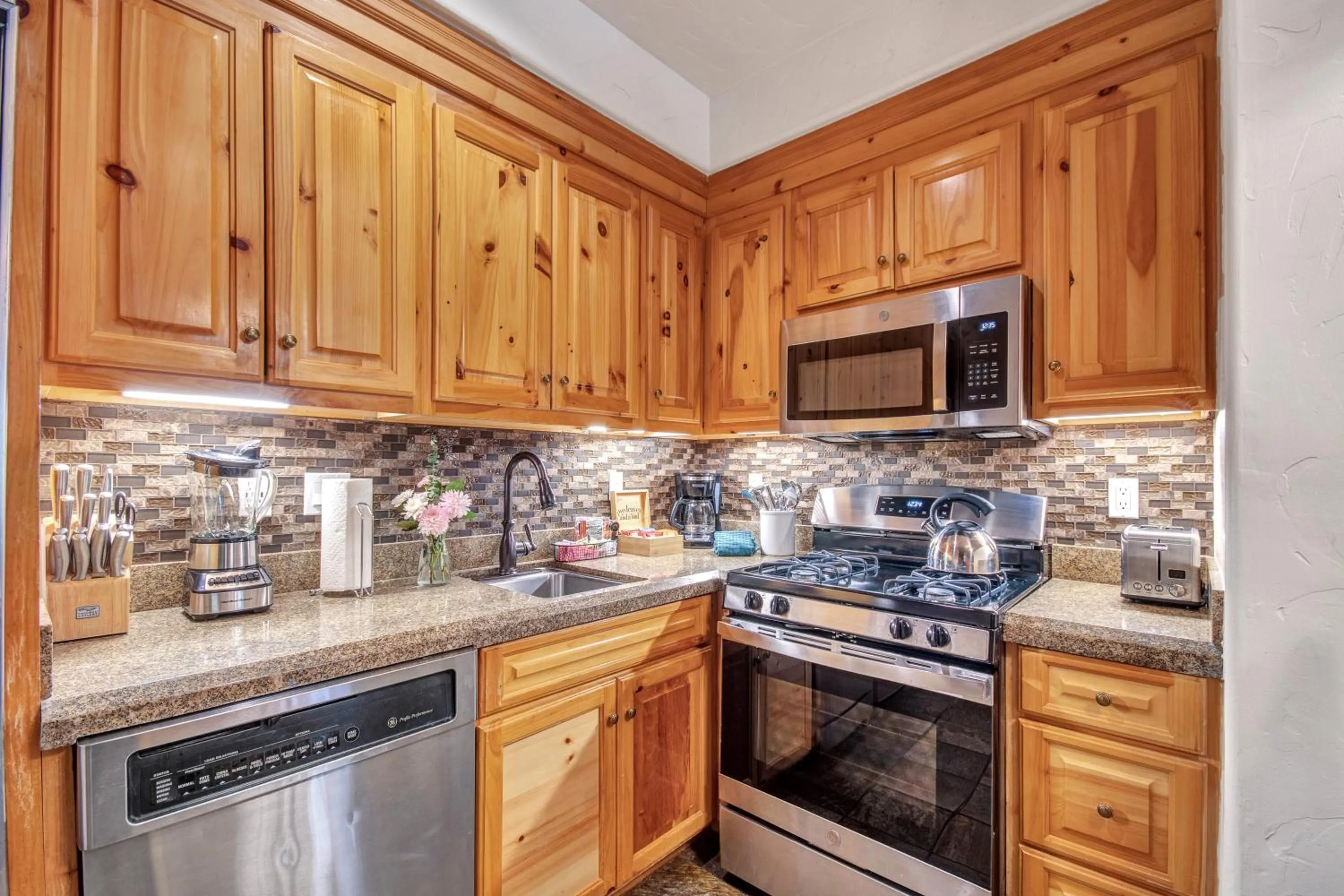 Kitchen or kitchenette in Mountain Lodge Telluride