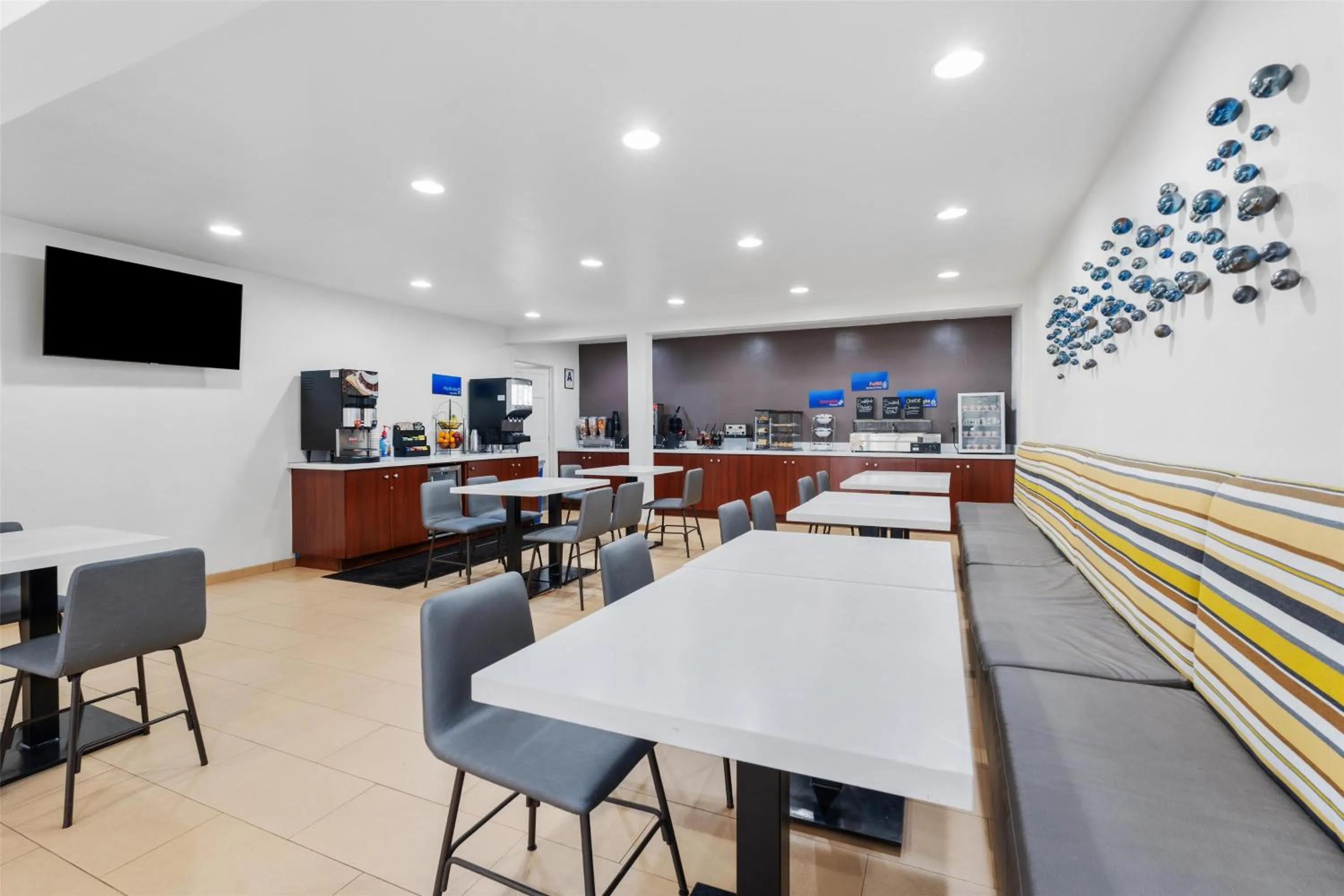 Breakfast in Best Western San Diego/Miramar Hotel