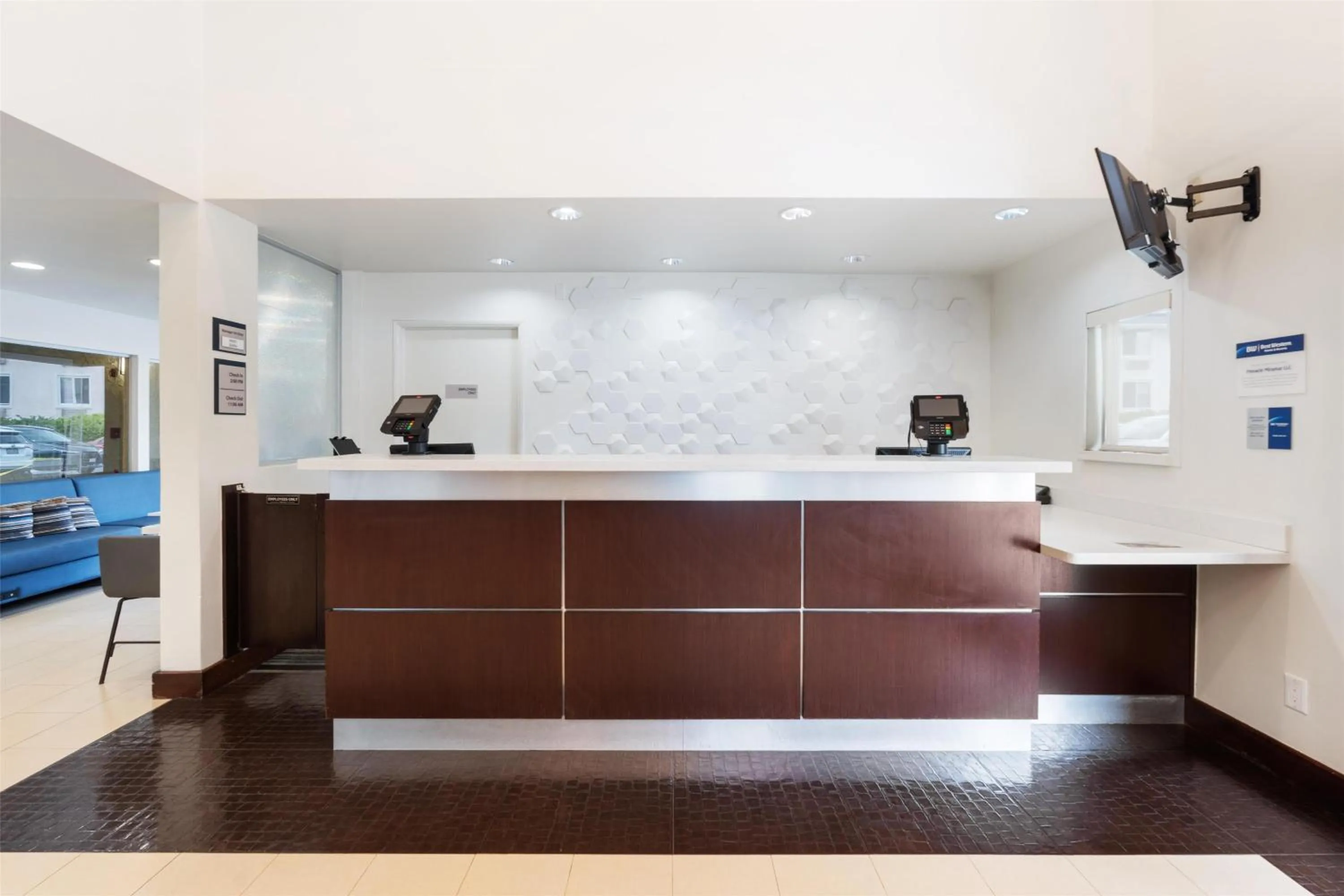 Lobby or reception in Best Western San Diego/Miramar Hotel